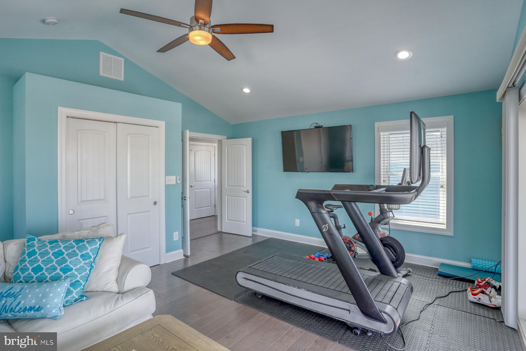 CAPE SHORES - Residential