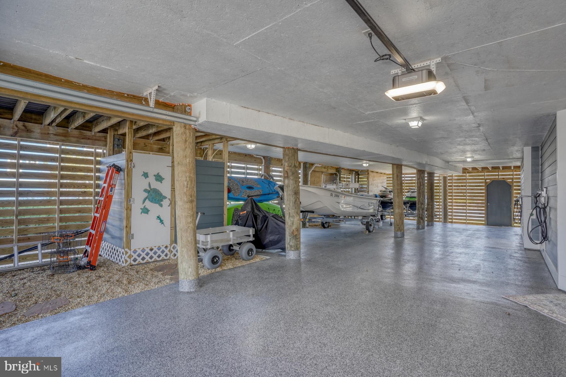 CAPE SHORES - Residential