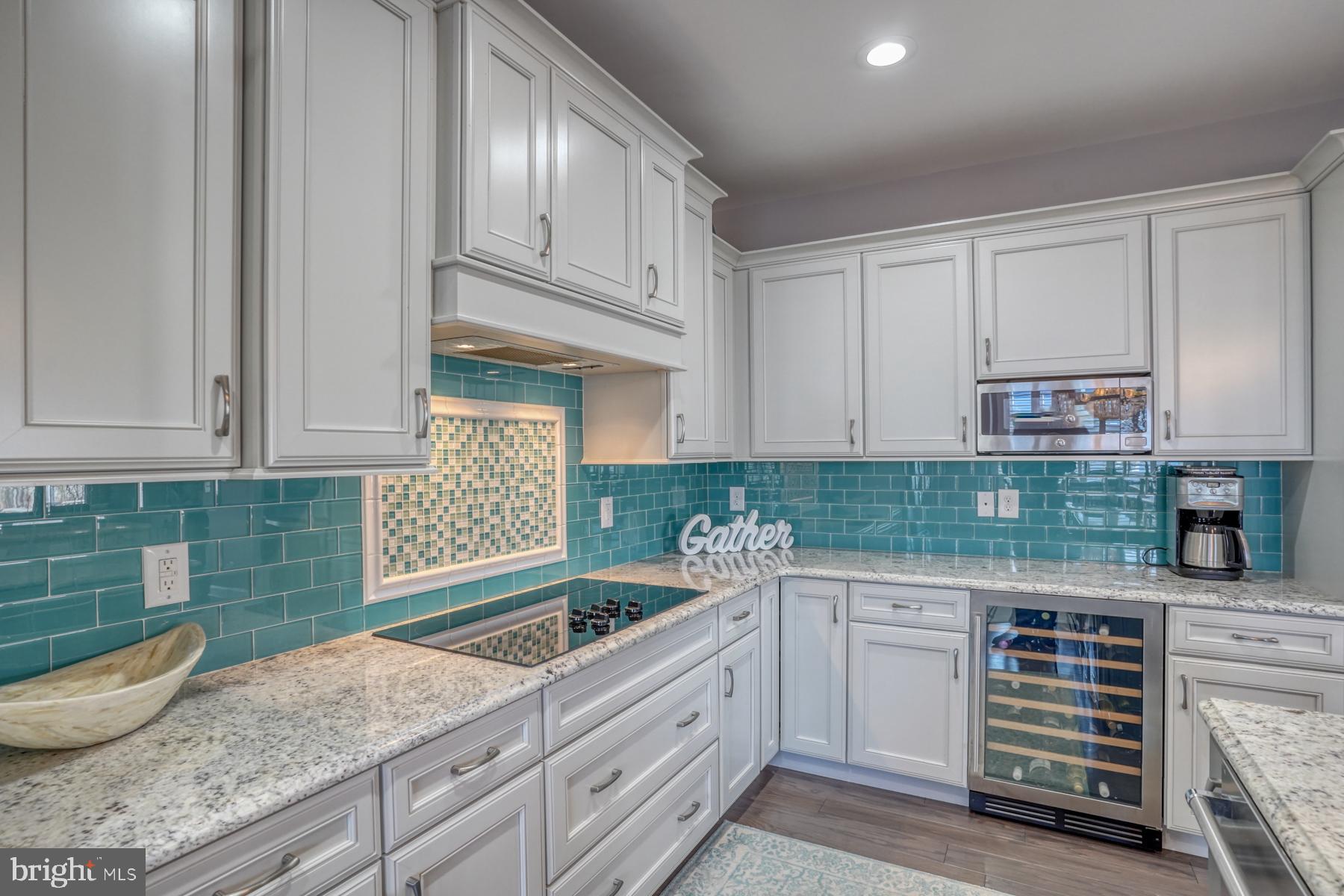 CAPE SHORES - Residential