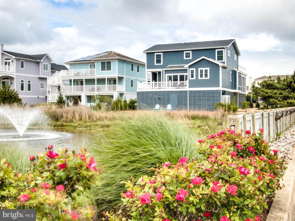 CAPE SHORES - Residential