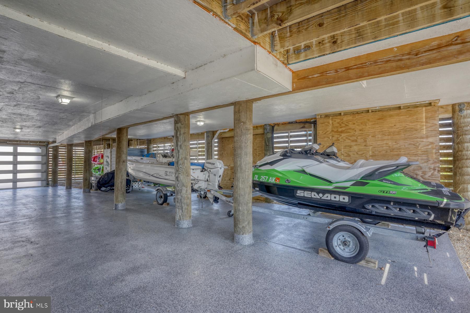 CAPE SHORES - Residential