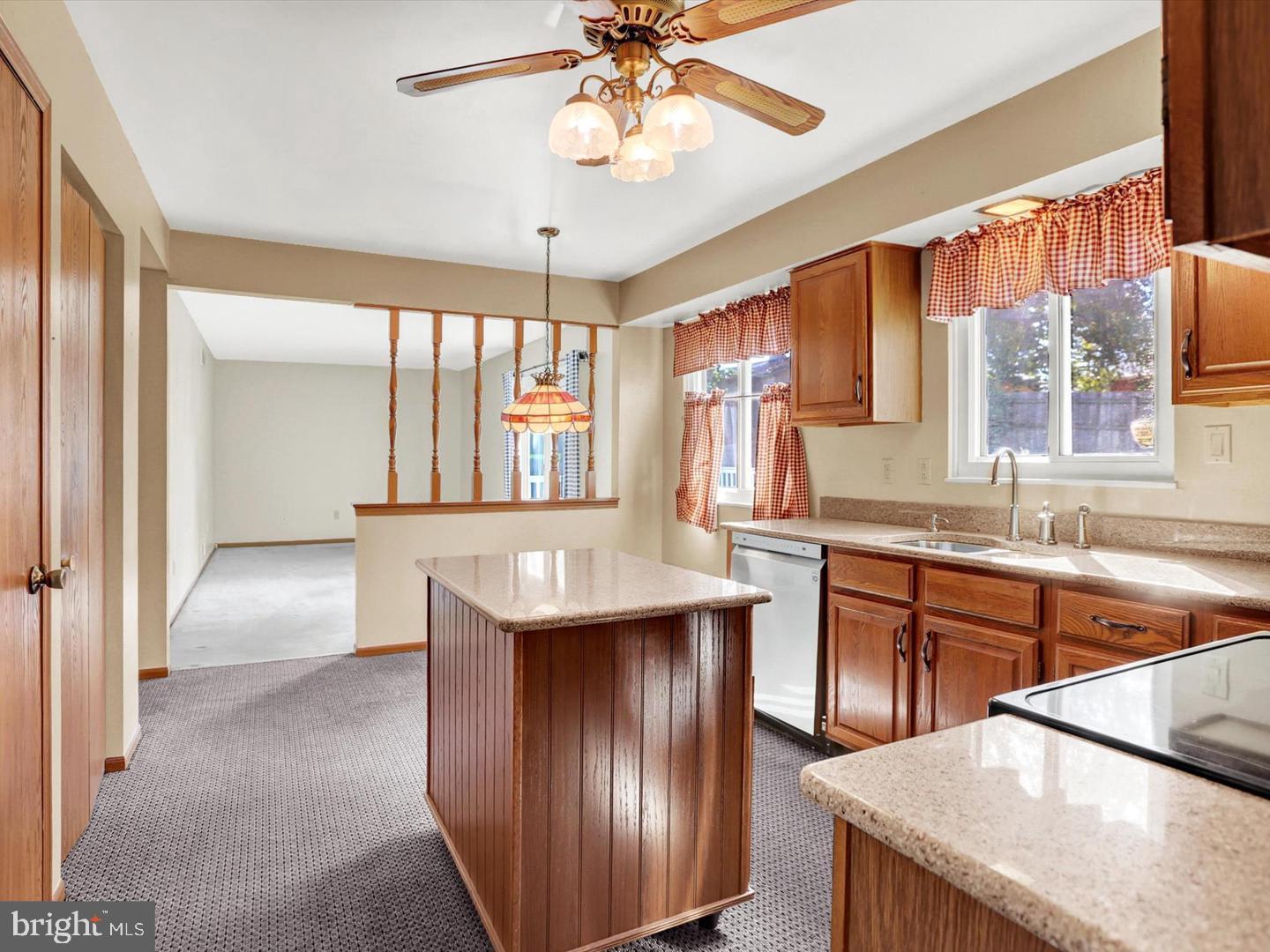 FAIRVIEW ESTATES - Residential Lease