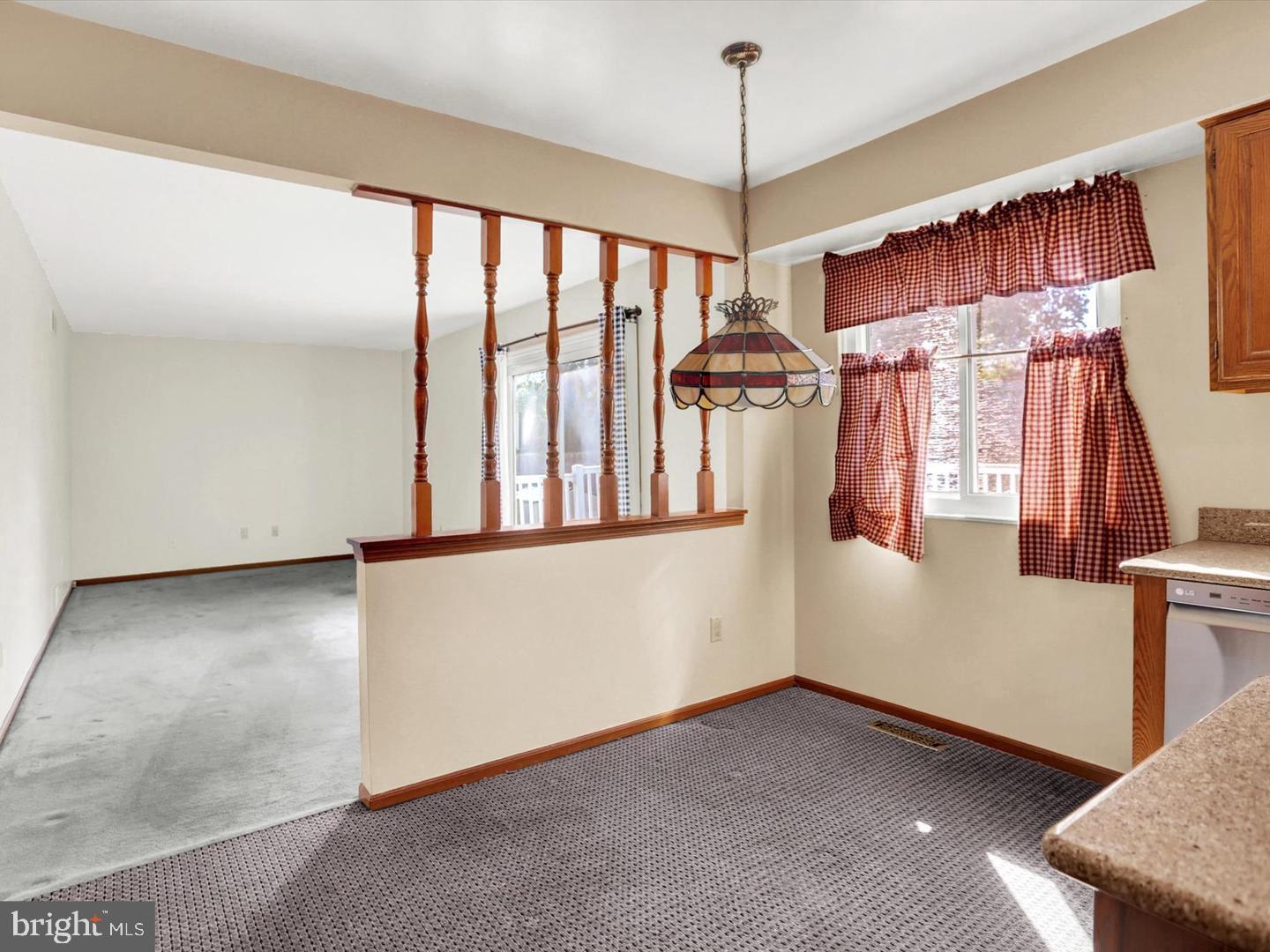 FAIRVIEW ESTATES - Residential Lease