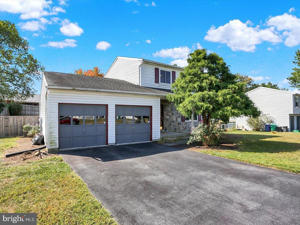 Photo of 110 Fairview Drive, HARRISBURG, PA 17112 (MLS # PADA2051184)