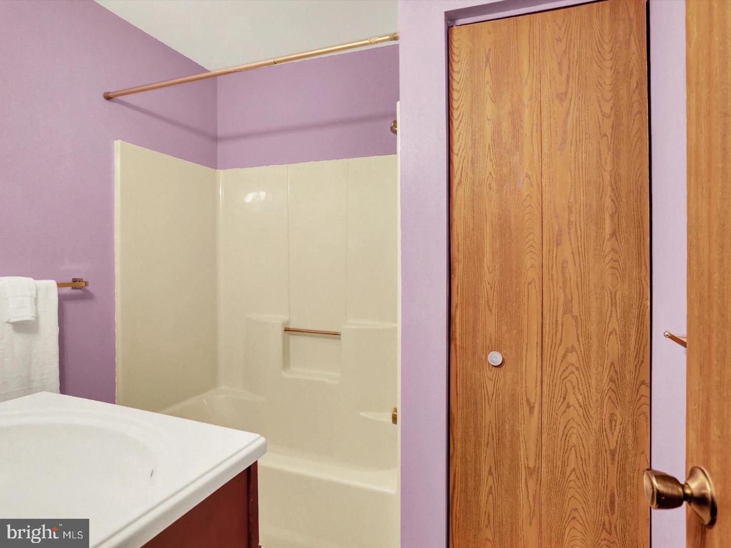 FAIRVIEW ESTATES - Residential Lease