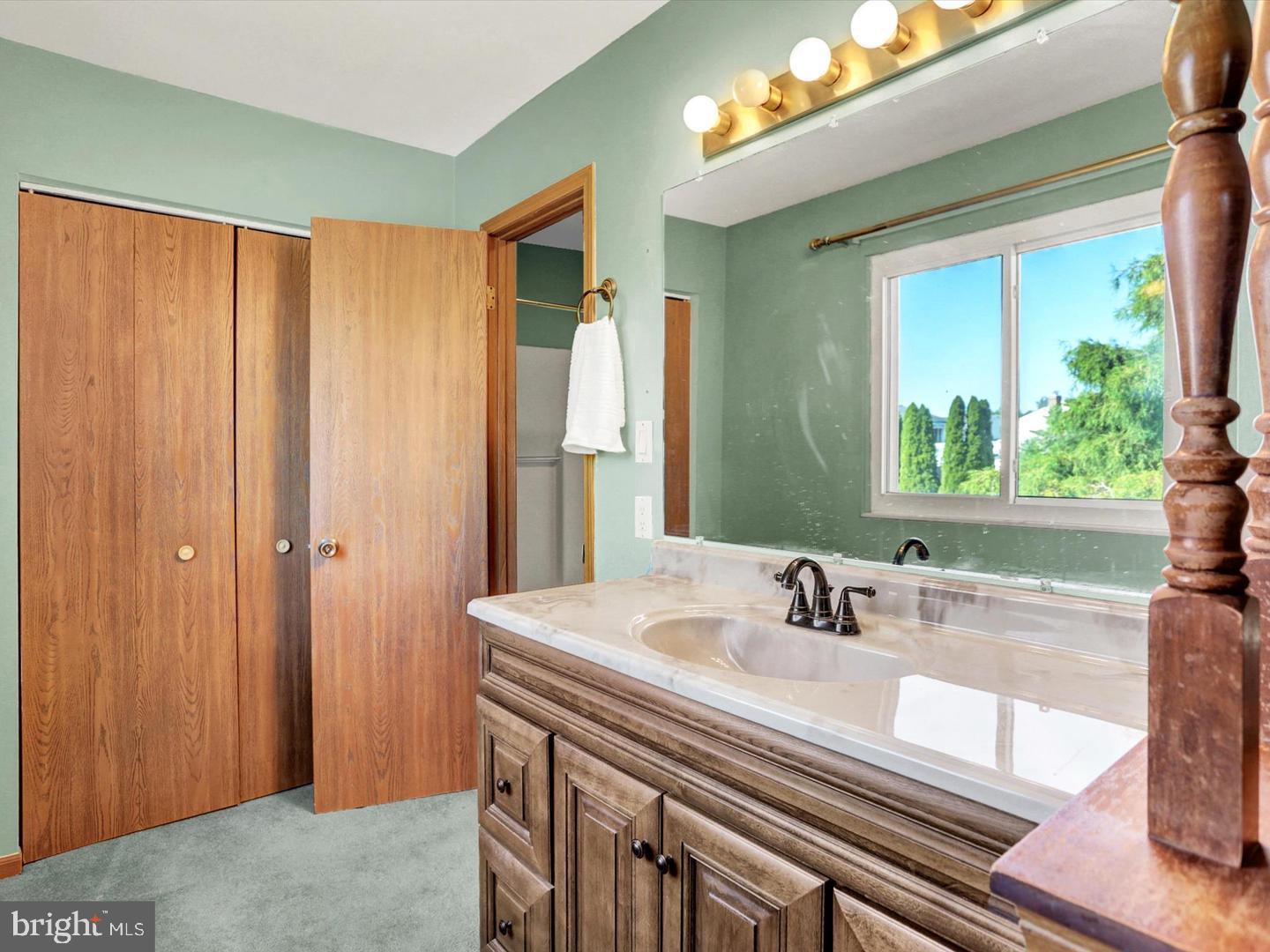 FAIRVIEW ESTATES - Residential Lease