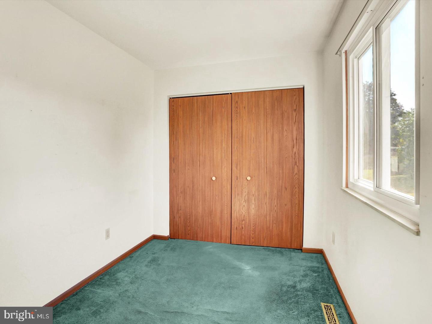 FAIRVIEW ESTATES - Residential Lease