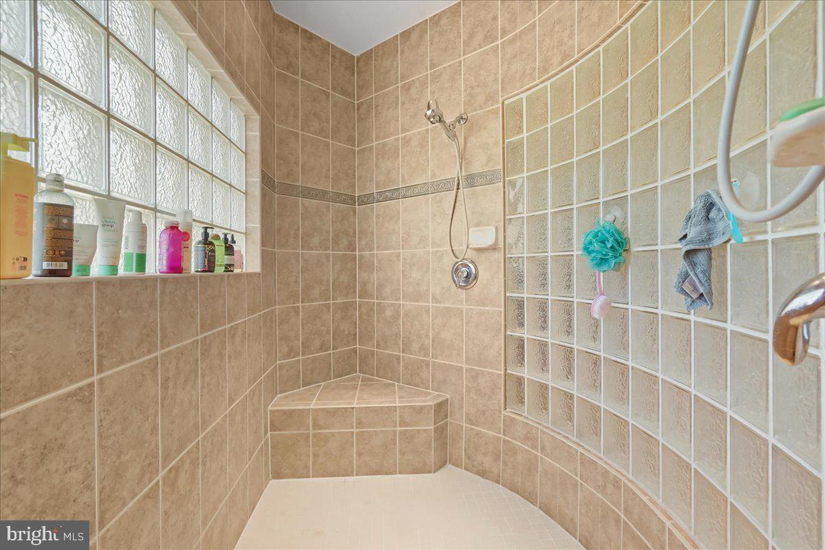 WOODMORE - Residential