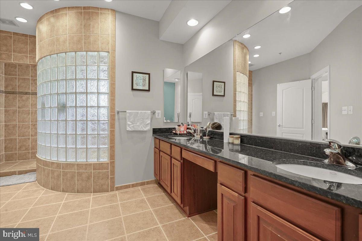 WOODMORE - Residential