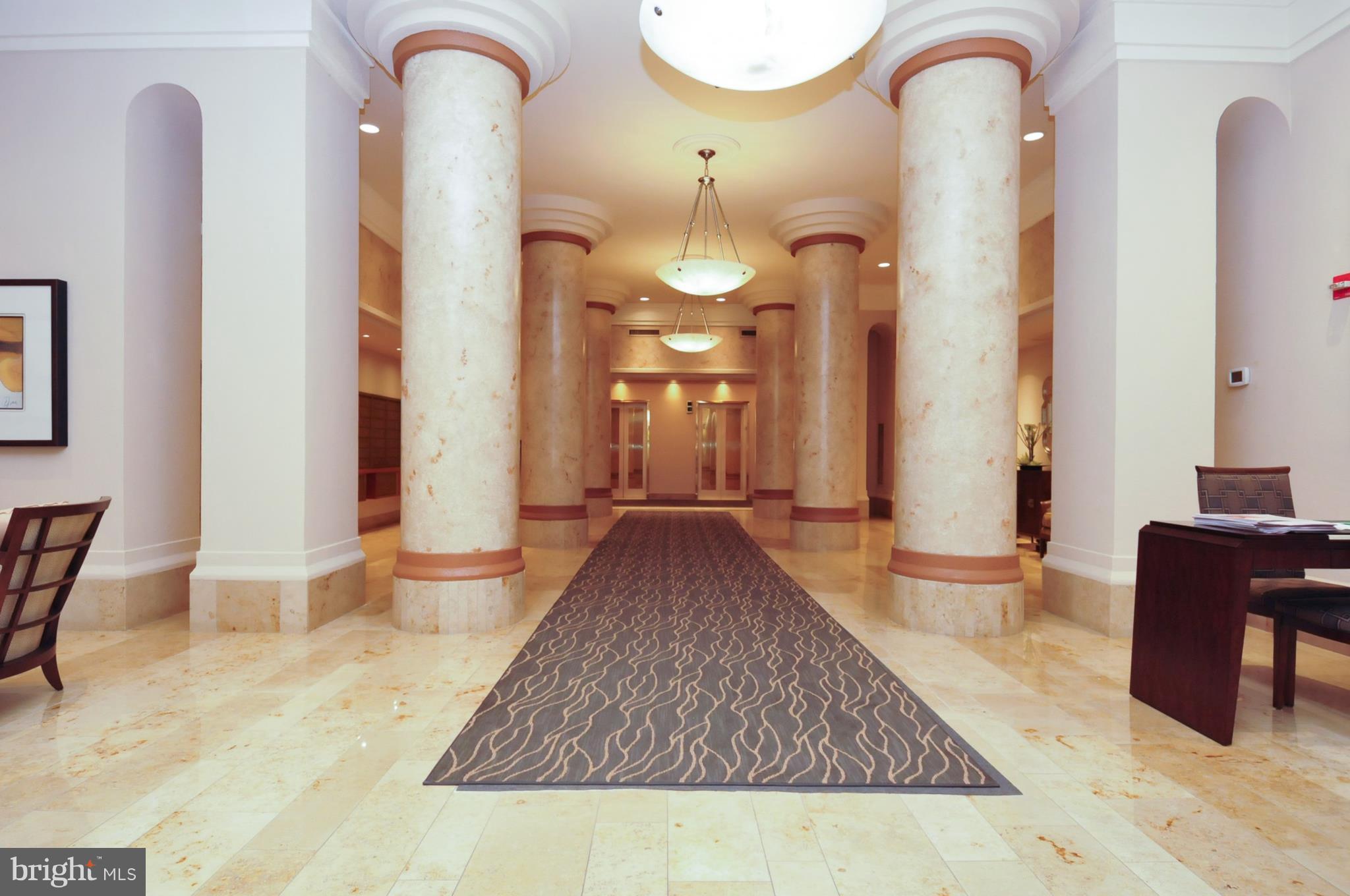 CARLYLE TOWERS - Residential