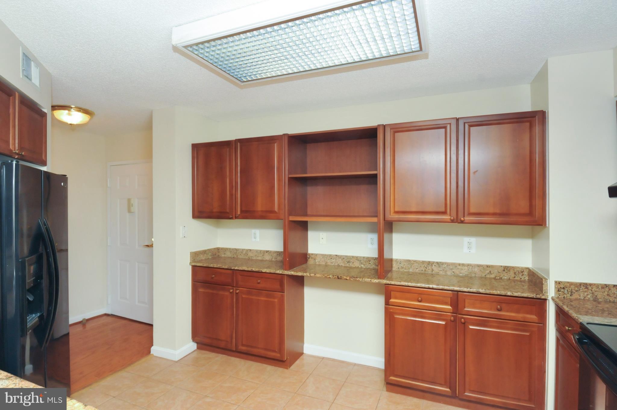 CARLYLE TOWERS - Residential