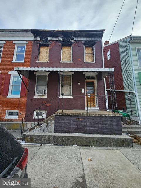 922 E MARKET STREET YORK PA 17403