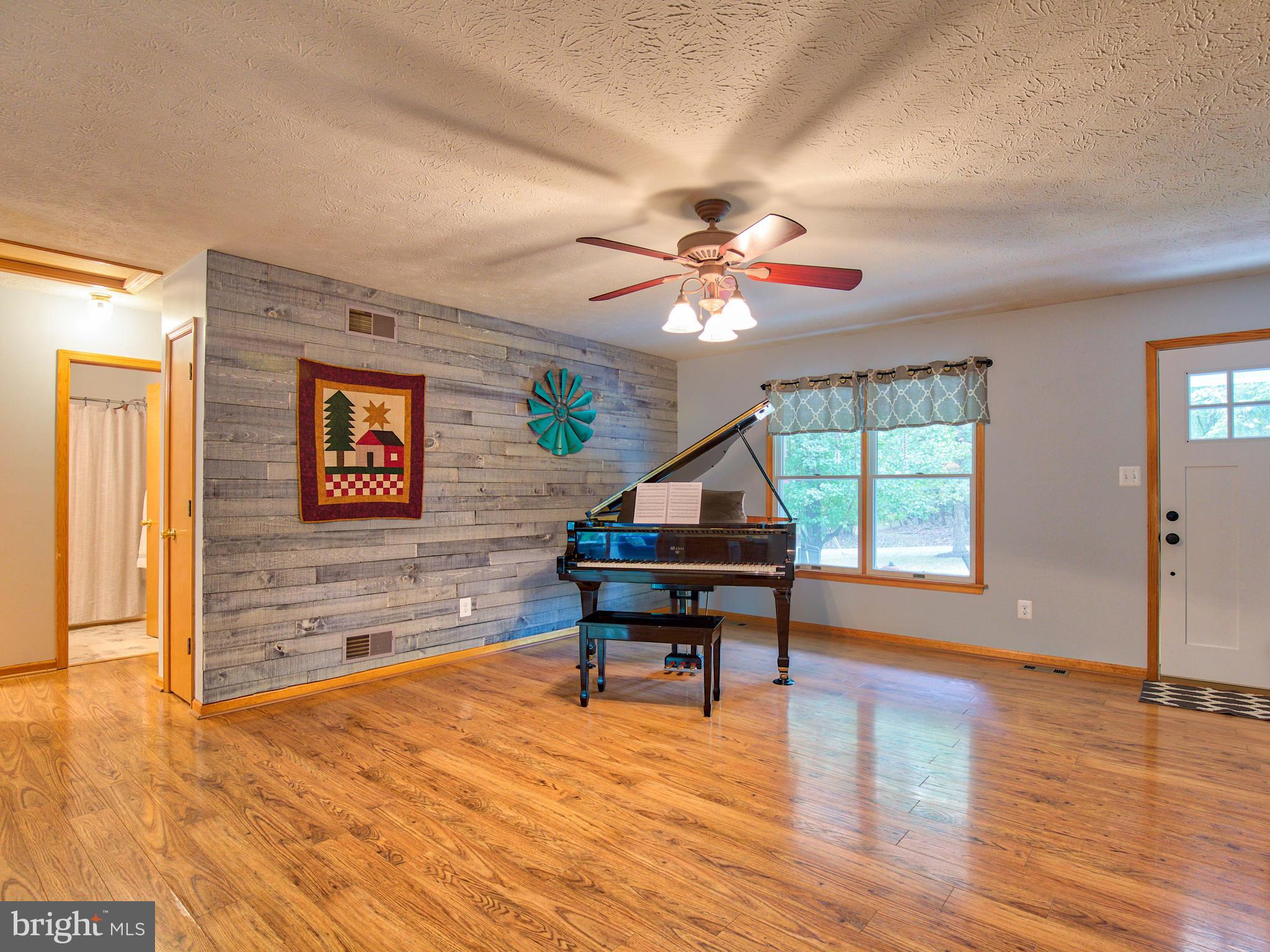 SHENANDOAH RETREAT - Residential