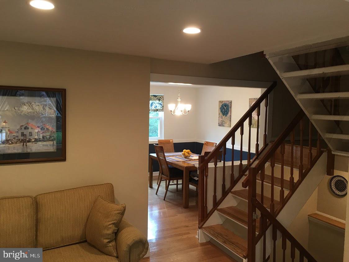 OAKTON COMMONS - Residential Lease