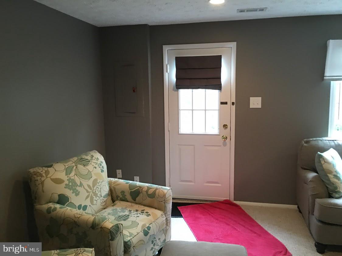 OAKTON COMMONS - Residential Lease