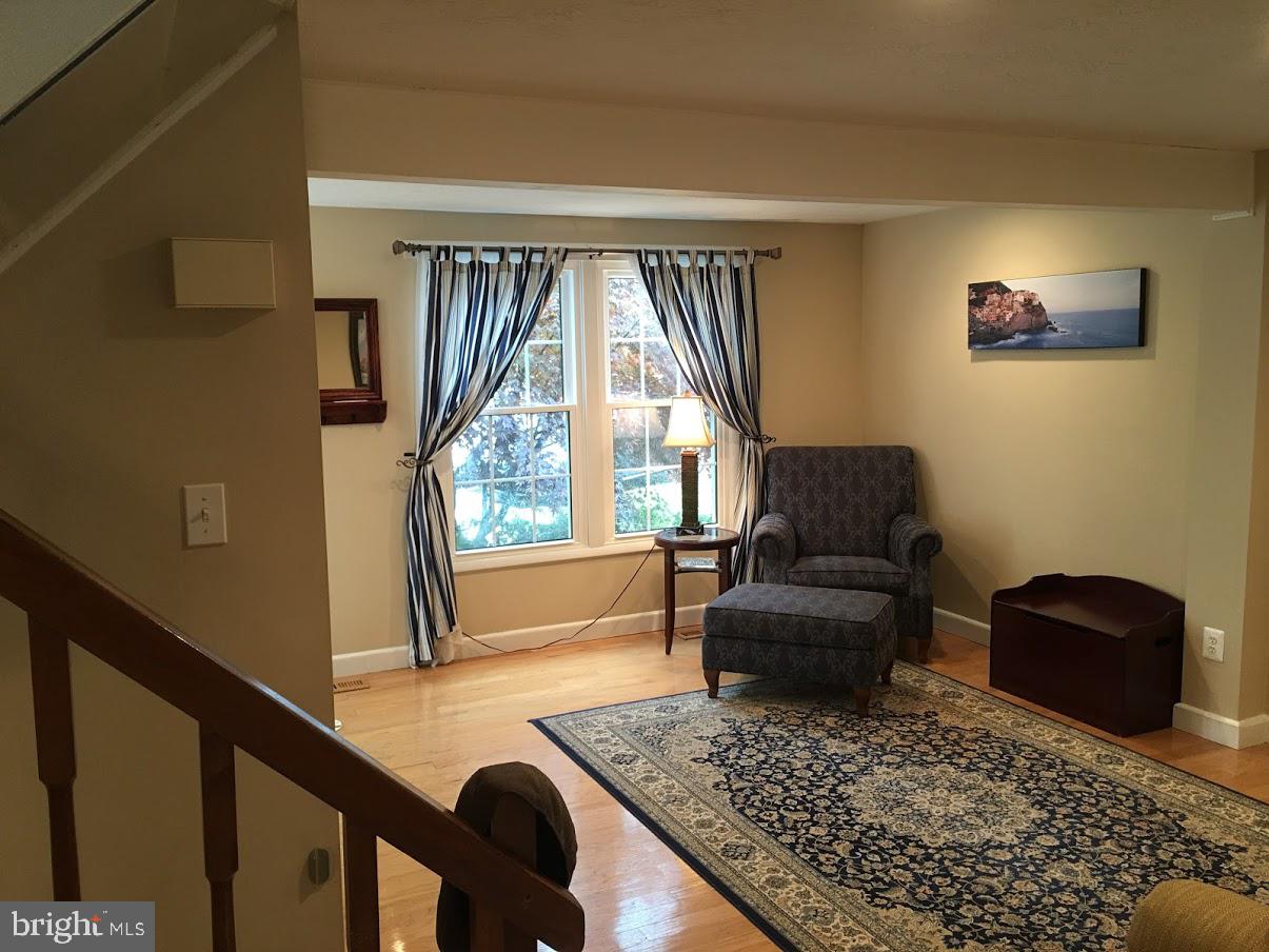 OAKTON COMMONS - Residential Lease