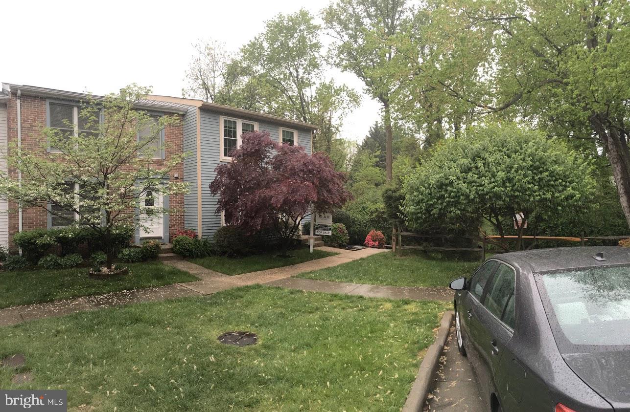 OAKTON COMMONS - Residential Lease