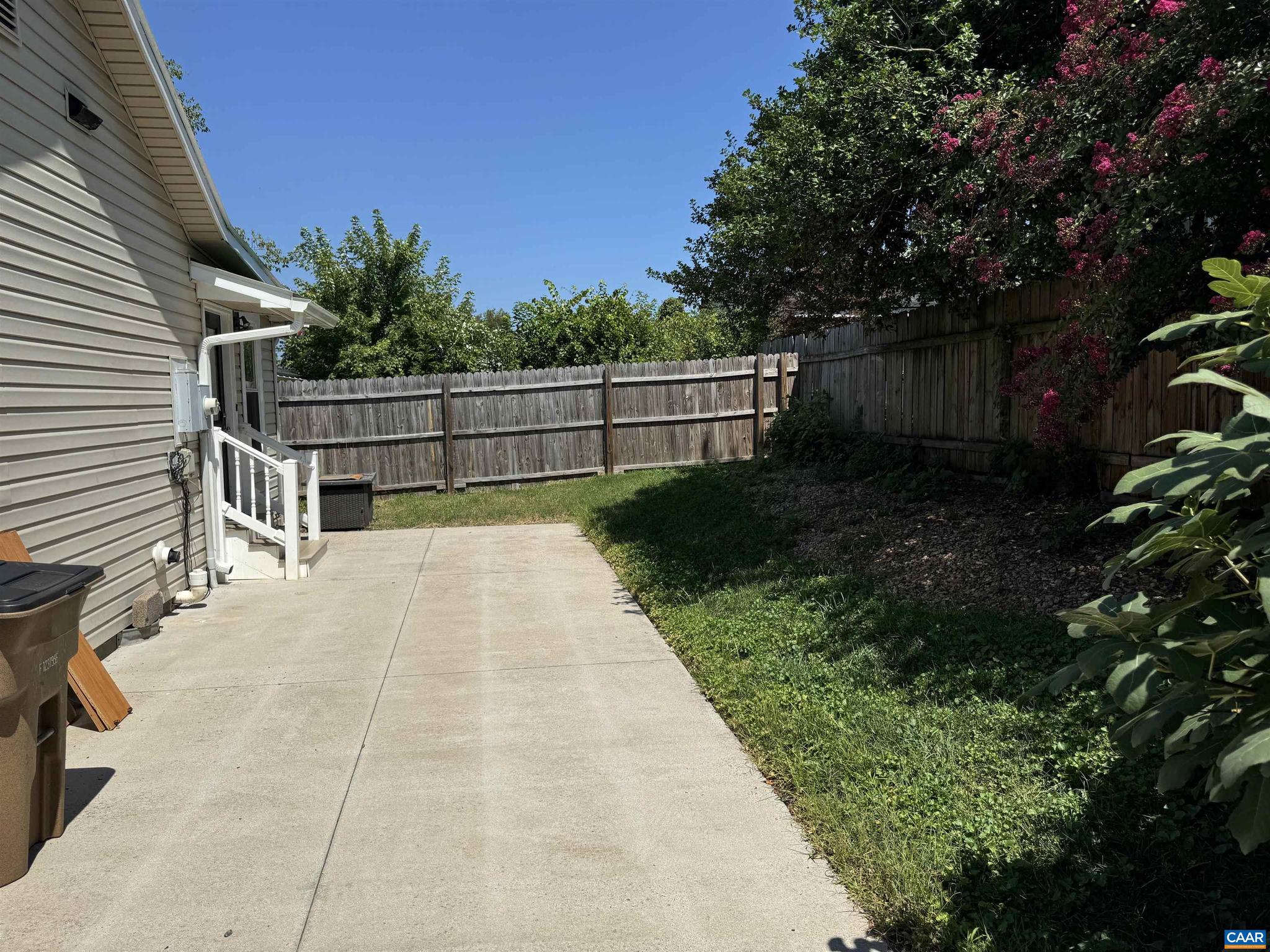 BELMONT - Residential Lease