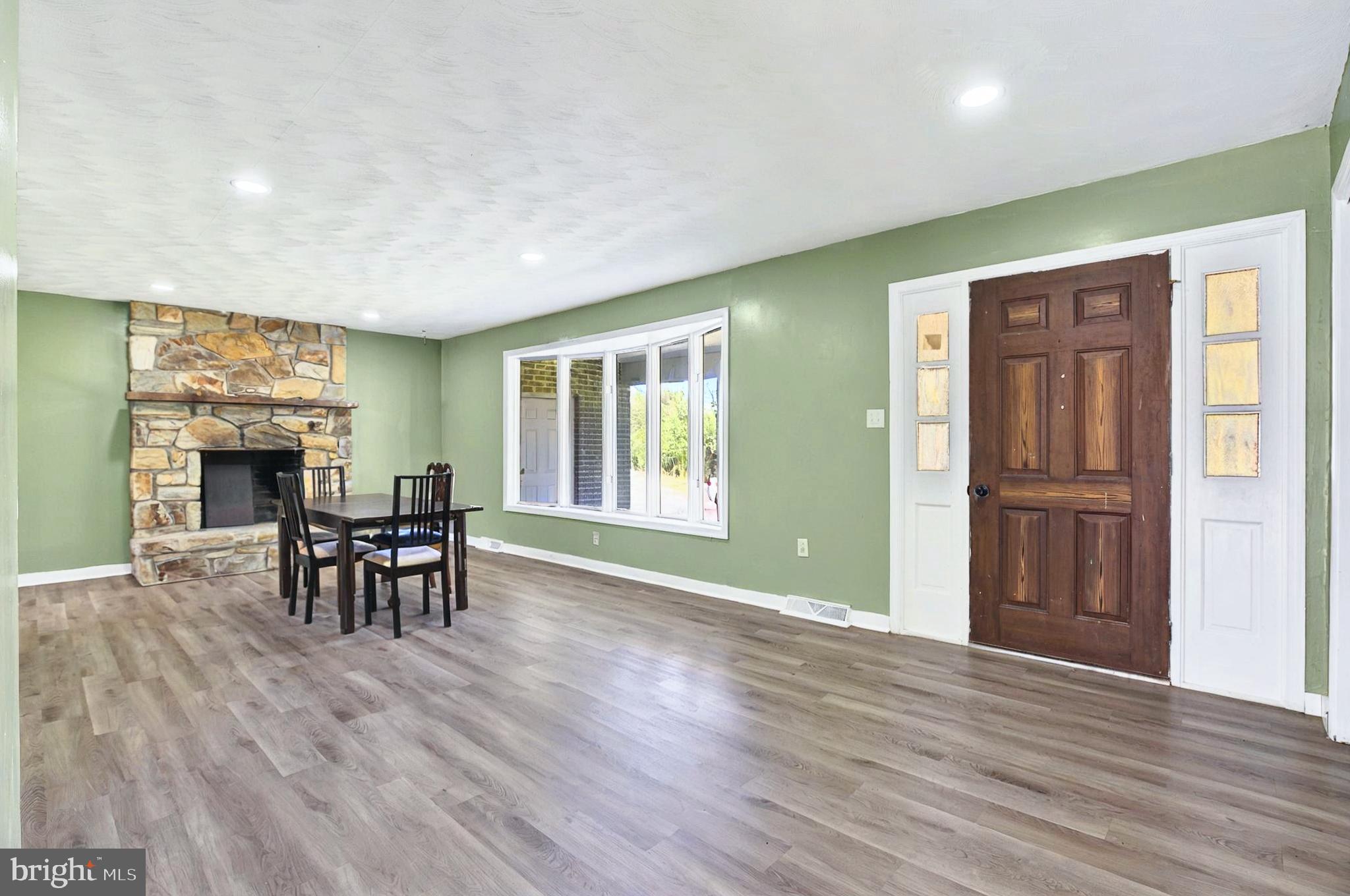 482 W CHRISTINE ROAD