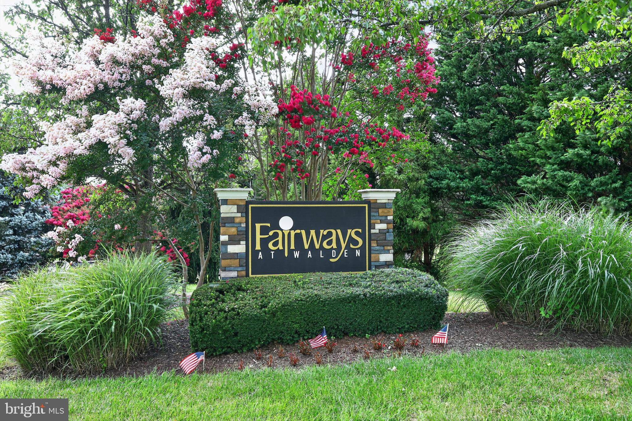 2404 SHADYWOOD CIRCLE