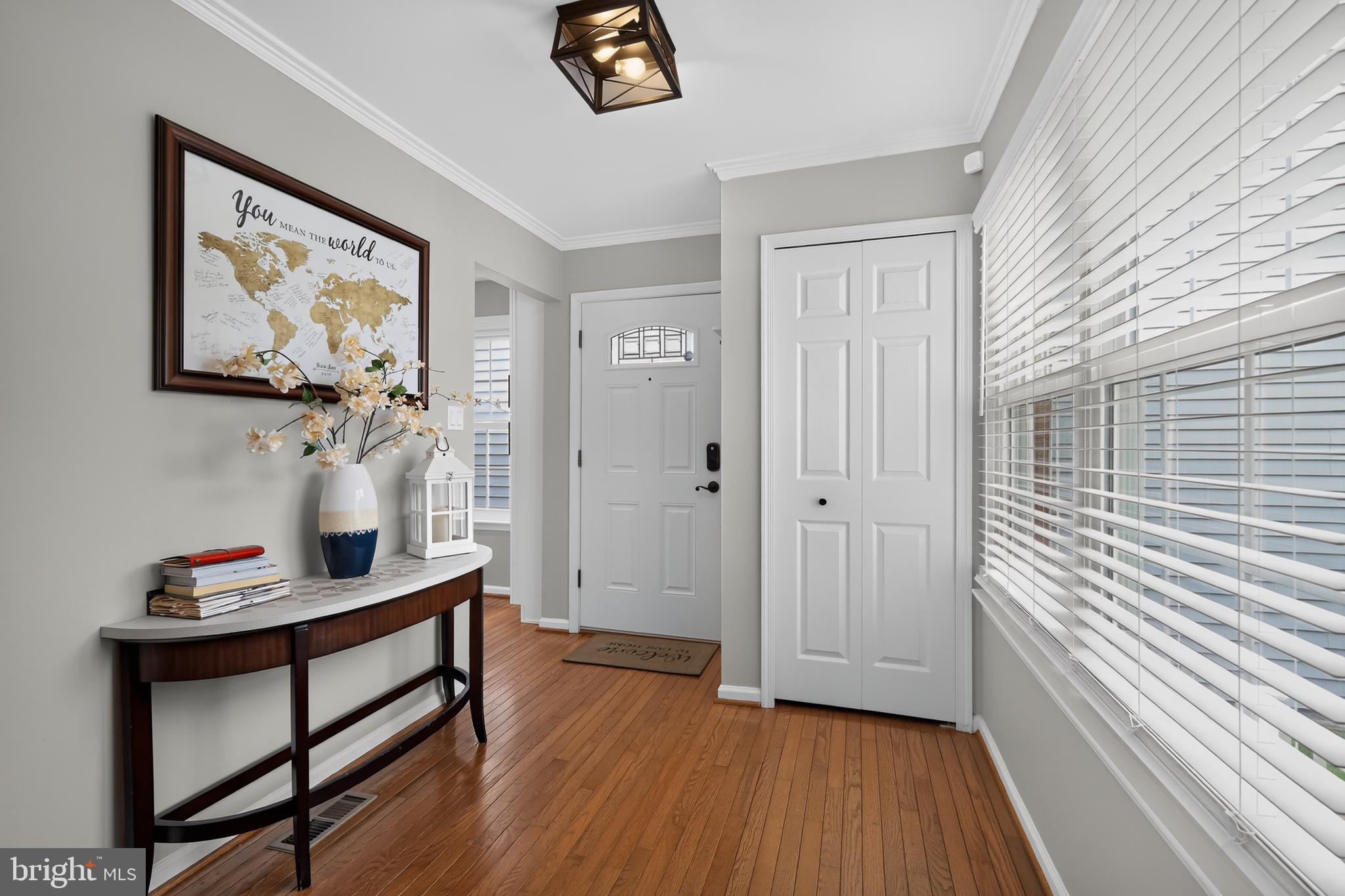 2404 SHADYWOOD CIRCLE