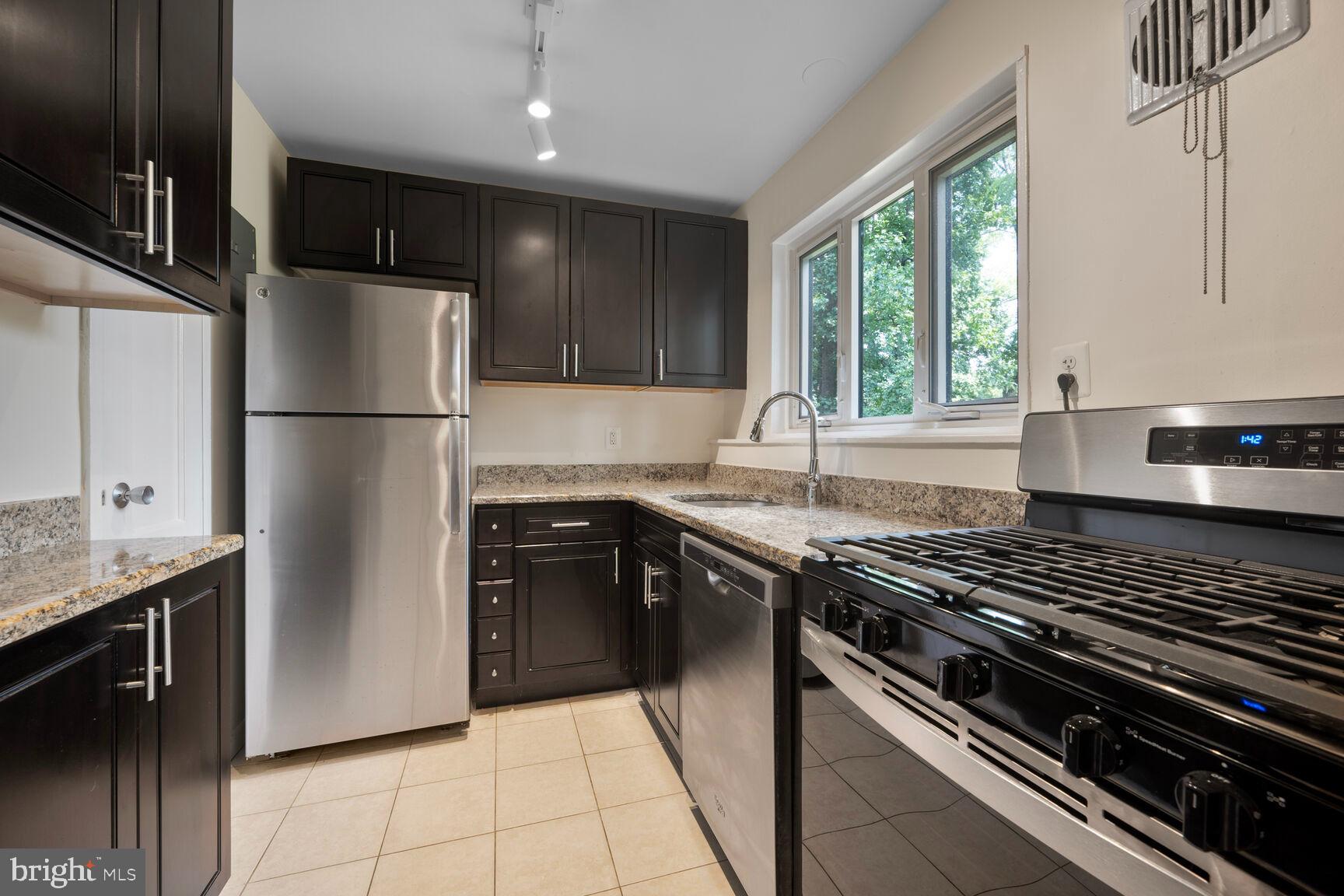 10307 MONTROSE AVENUE M-202