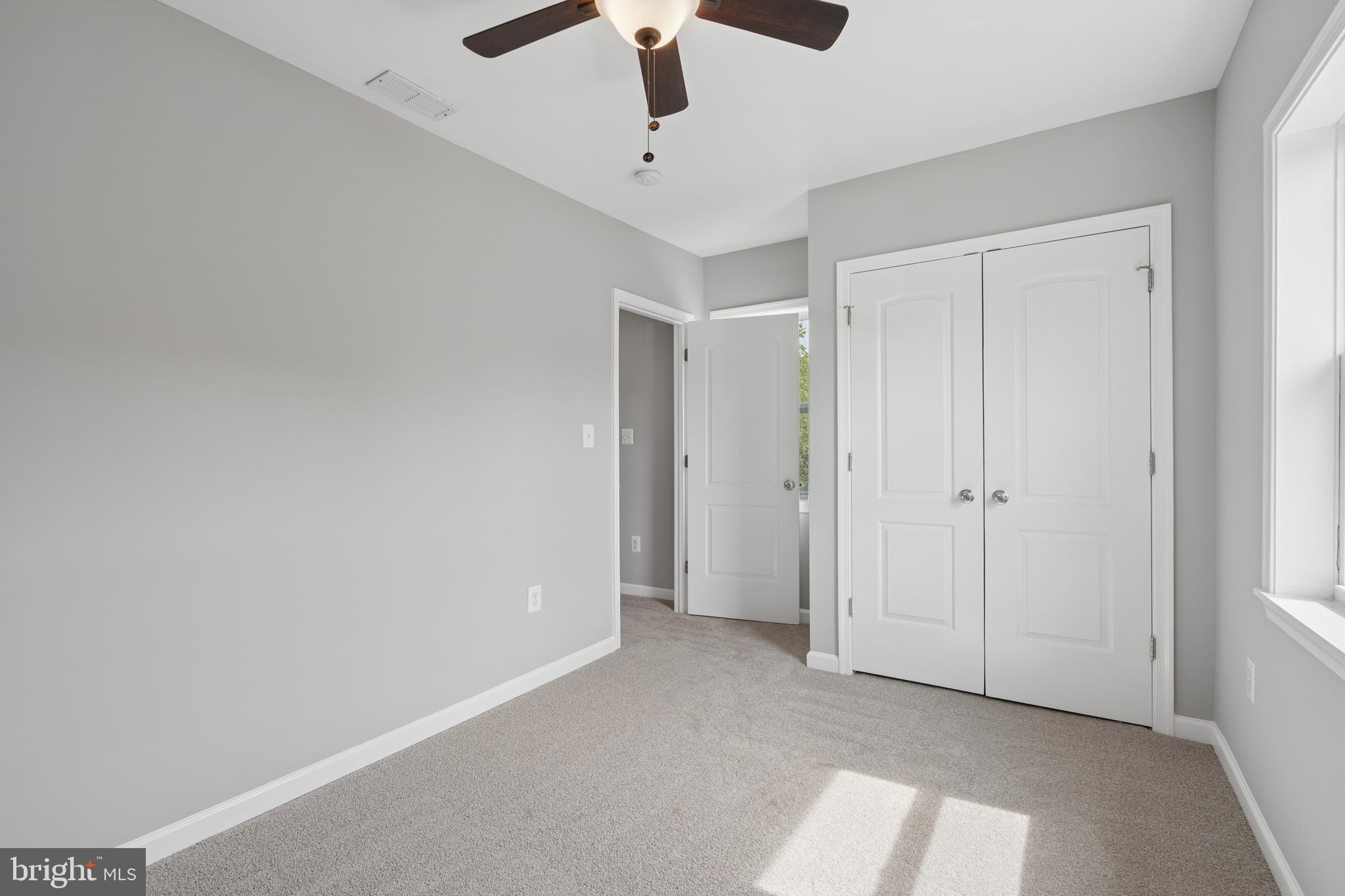 ESSEX/MIDDLE RIVER - Residential