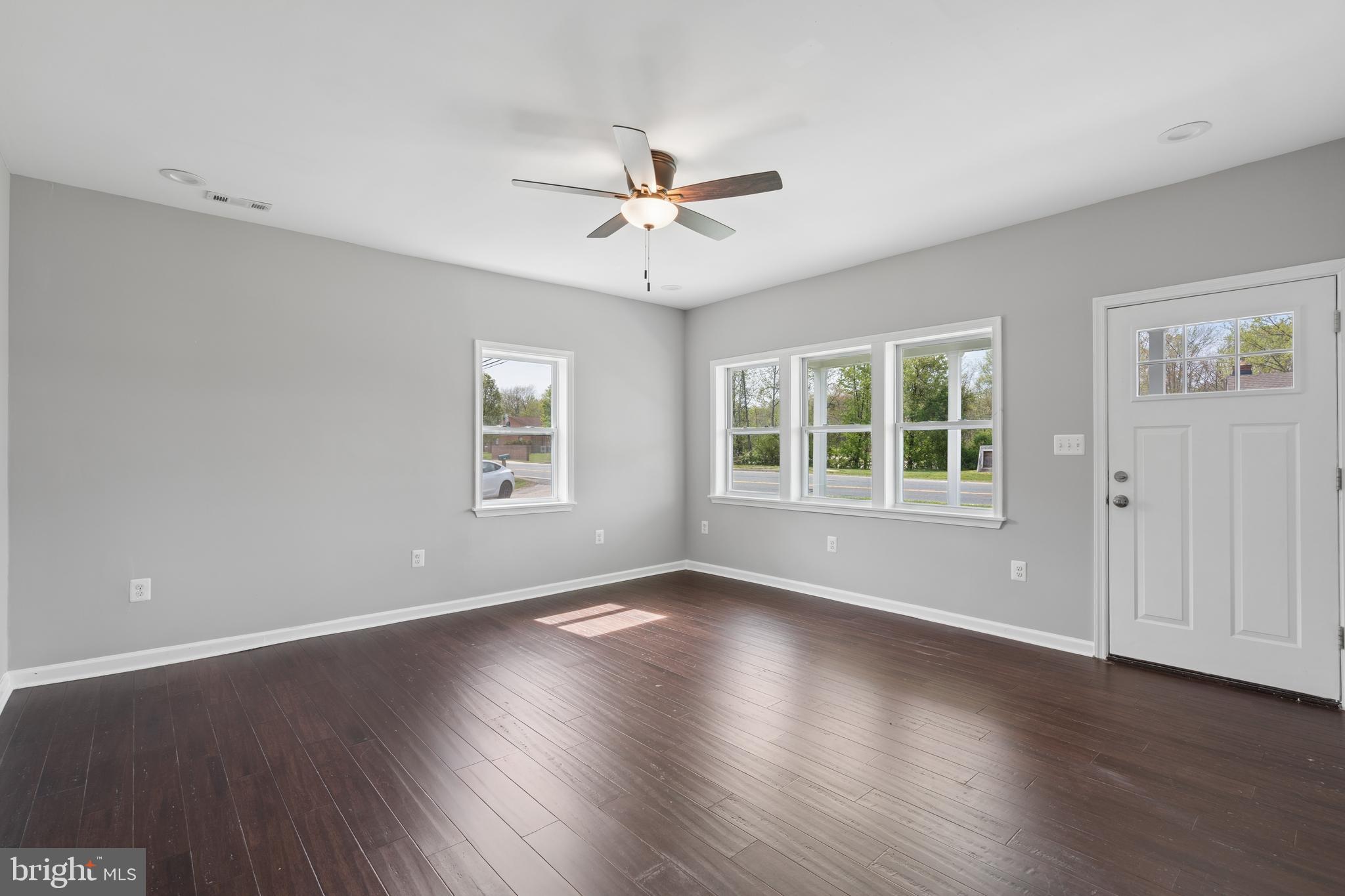 ESSEX/MIDDLE RIVER - Residential