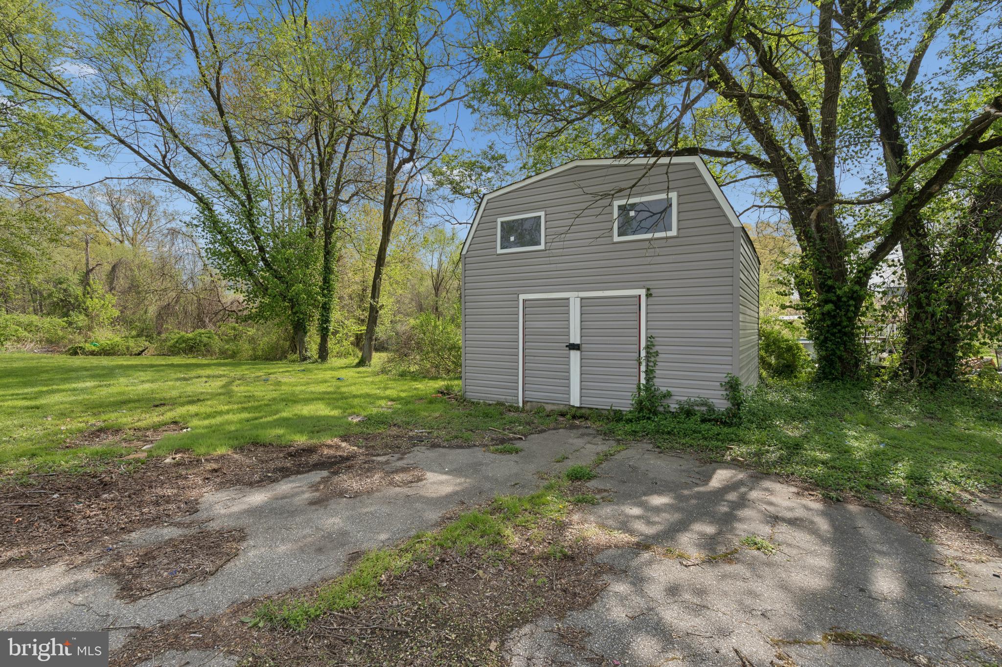 ESSEX/MIDDLE RIVER - Residential