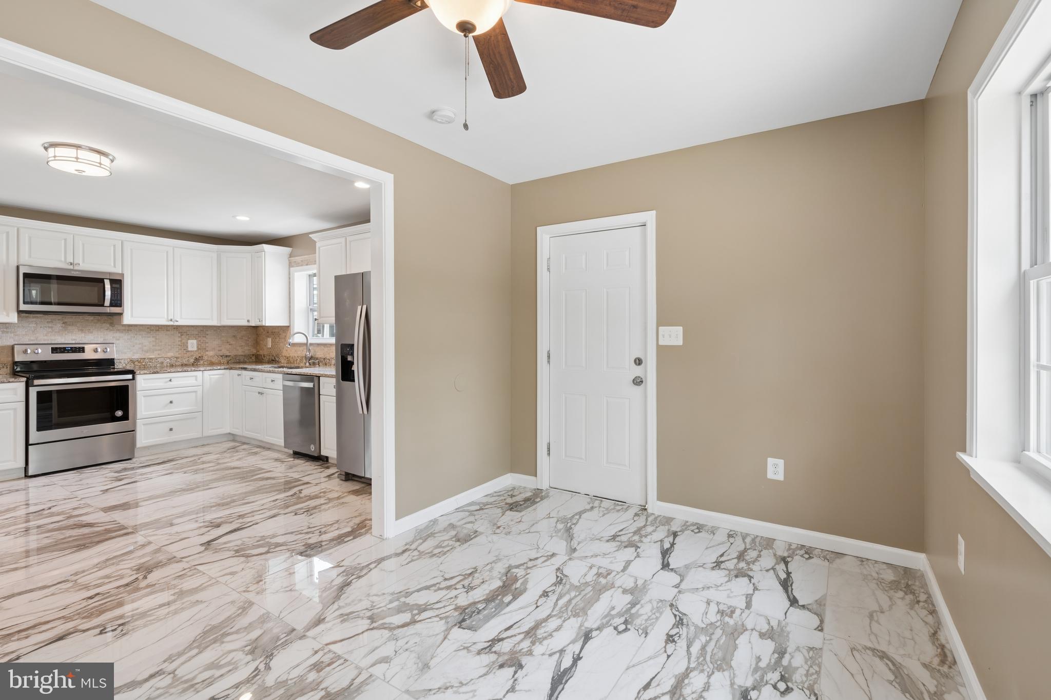 ESSEX/MIDDLE RIVER - Residential