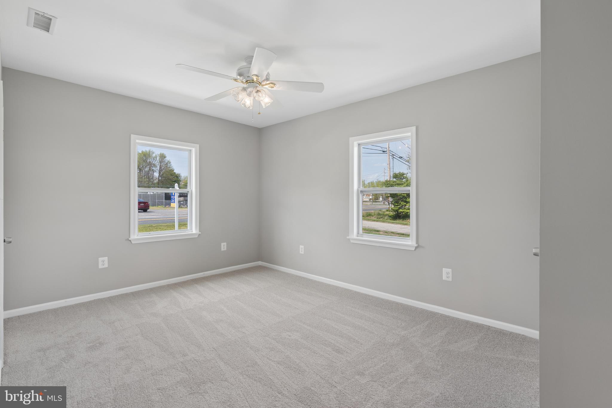 ESSEX/MIDDLE RIVER - Residential