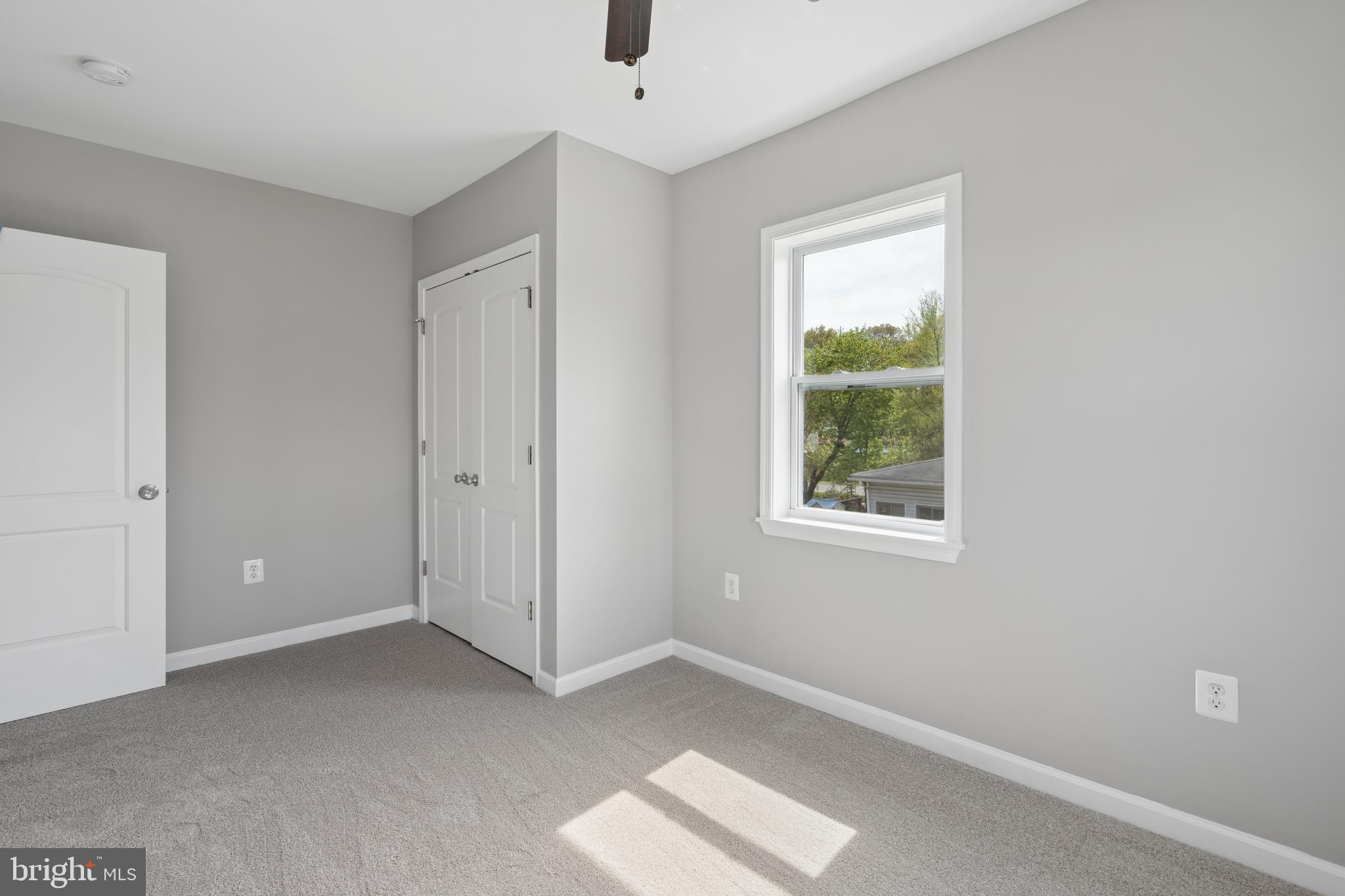 ESSEX/MIDDLE RIVER - Residential