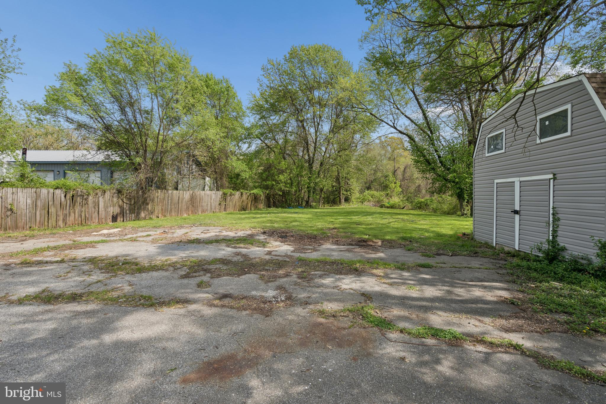 ESSEX/MIDDLE RIVER - Residential