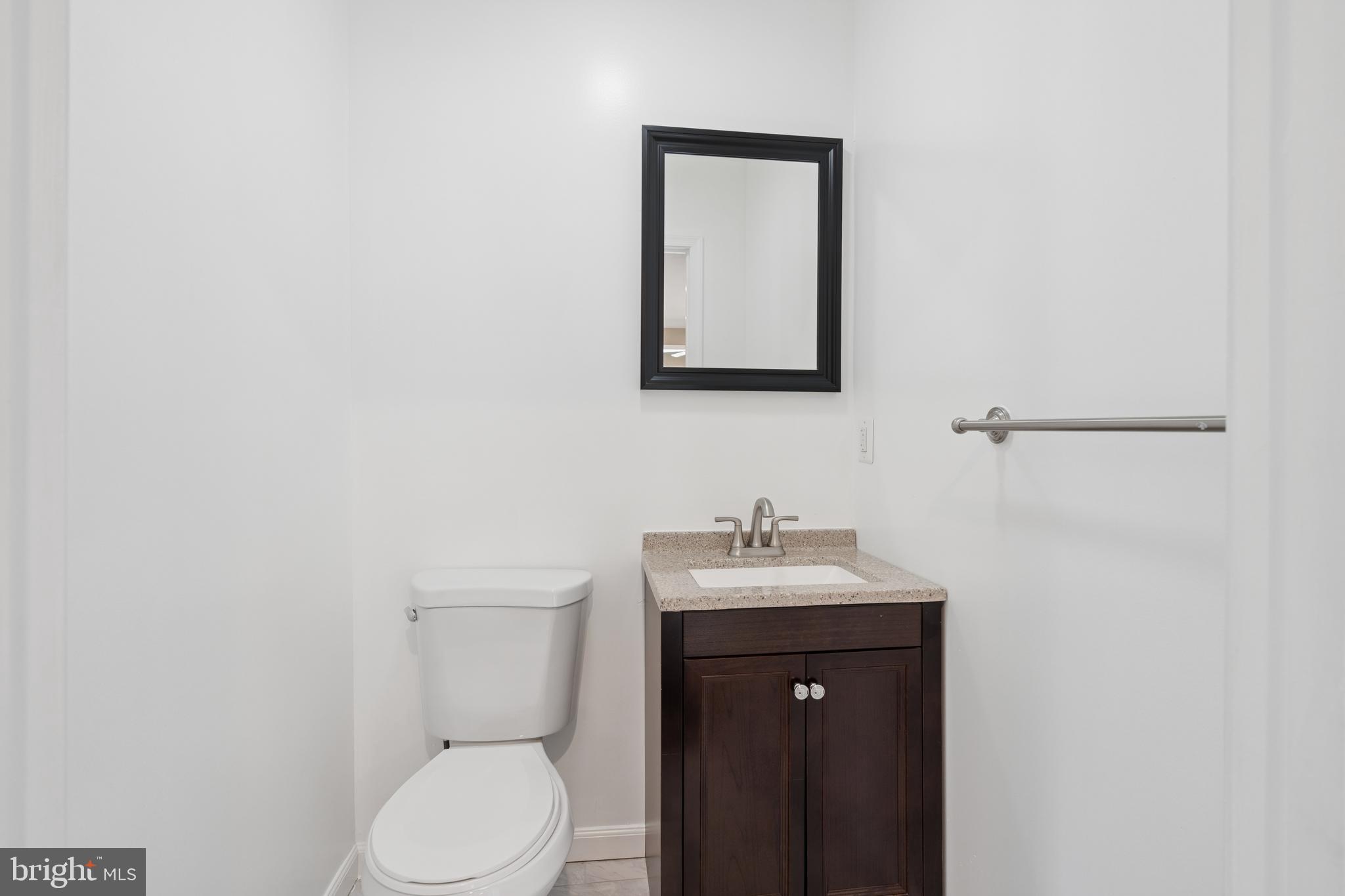 ESSEX/MIDDLE RIVER - Residential