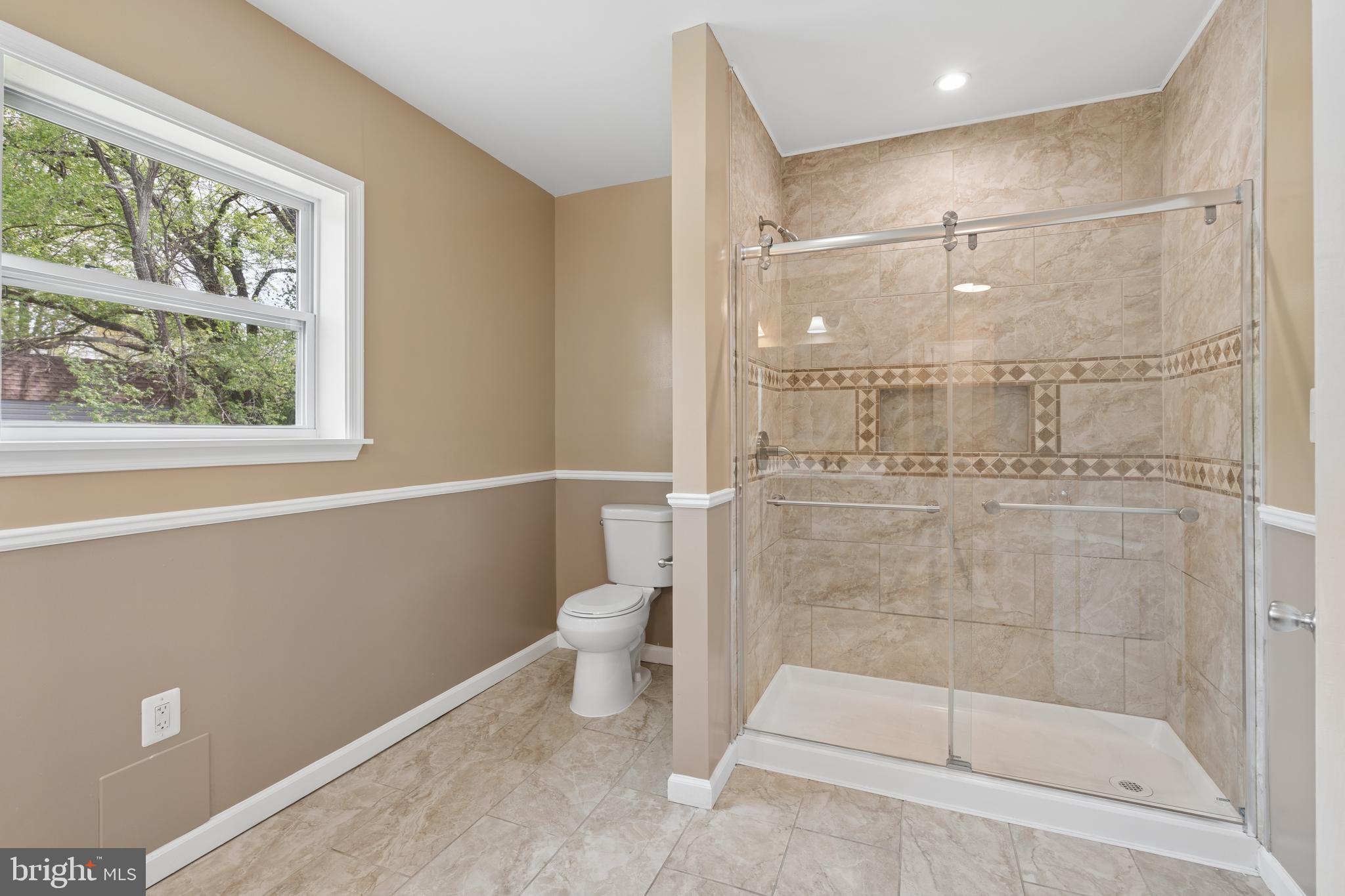 ESSEX/MIDDLE RIVER - Residential