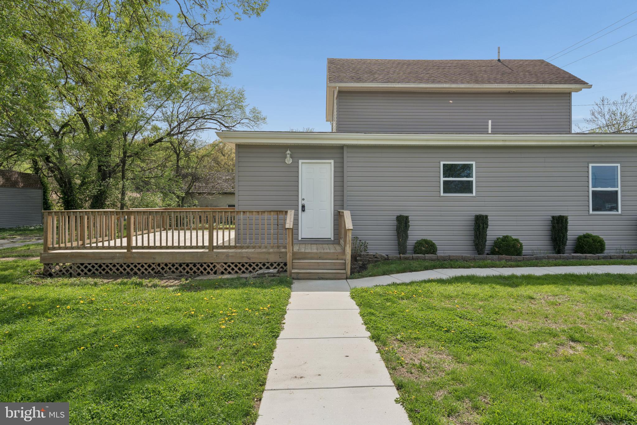 ESSEX/MIDDLE RIVER - Residential