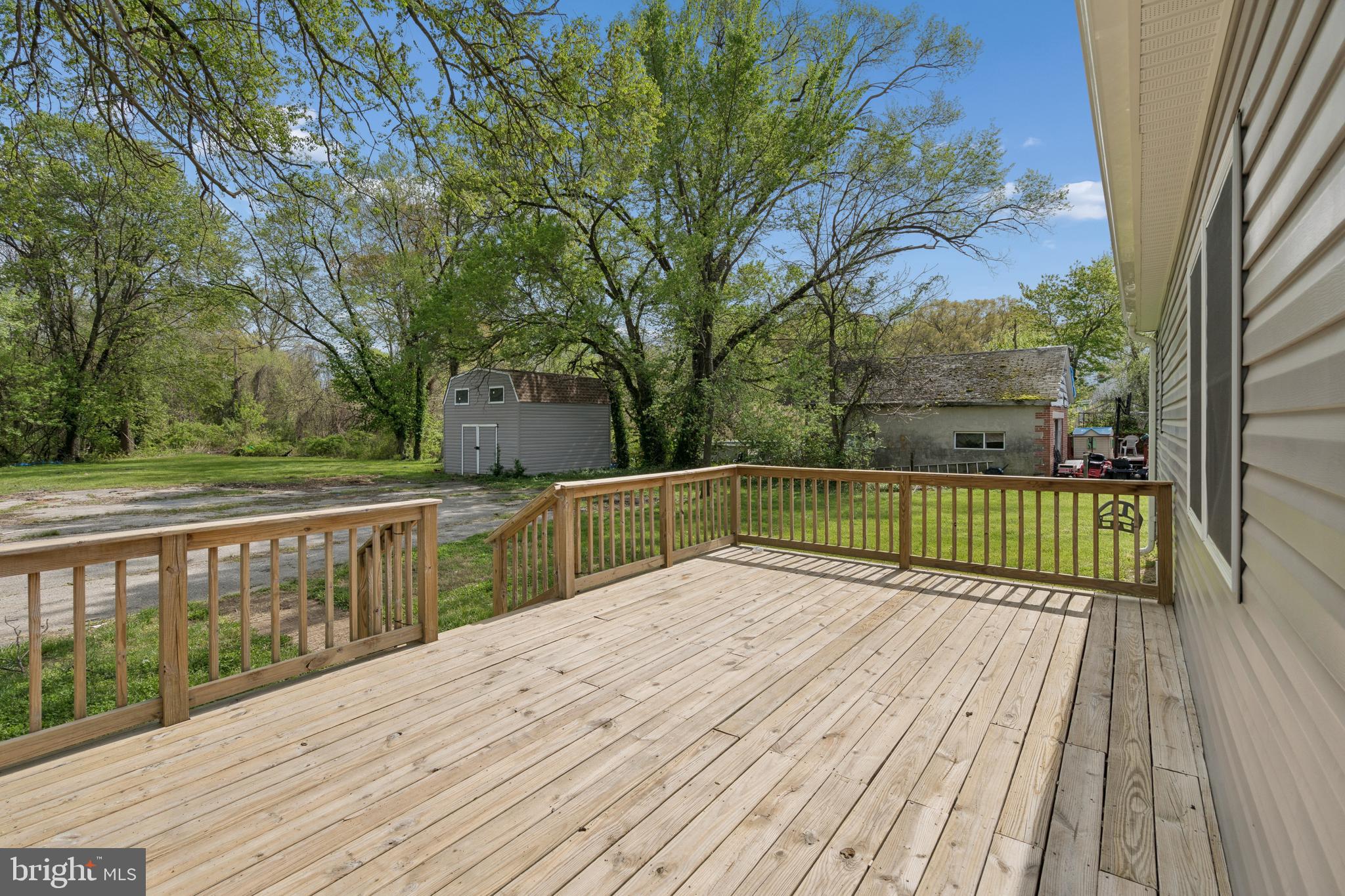 ESSEX/MIDDLE RIVER - Residential