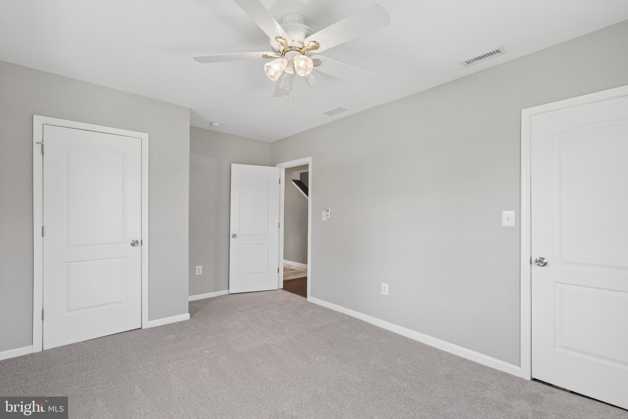 ESSEX/MIDDLE RIVER - Residential