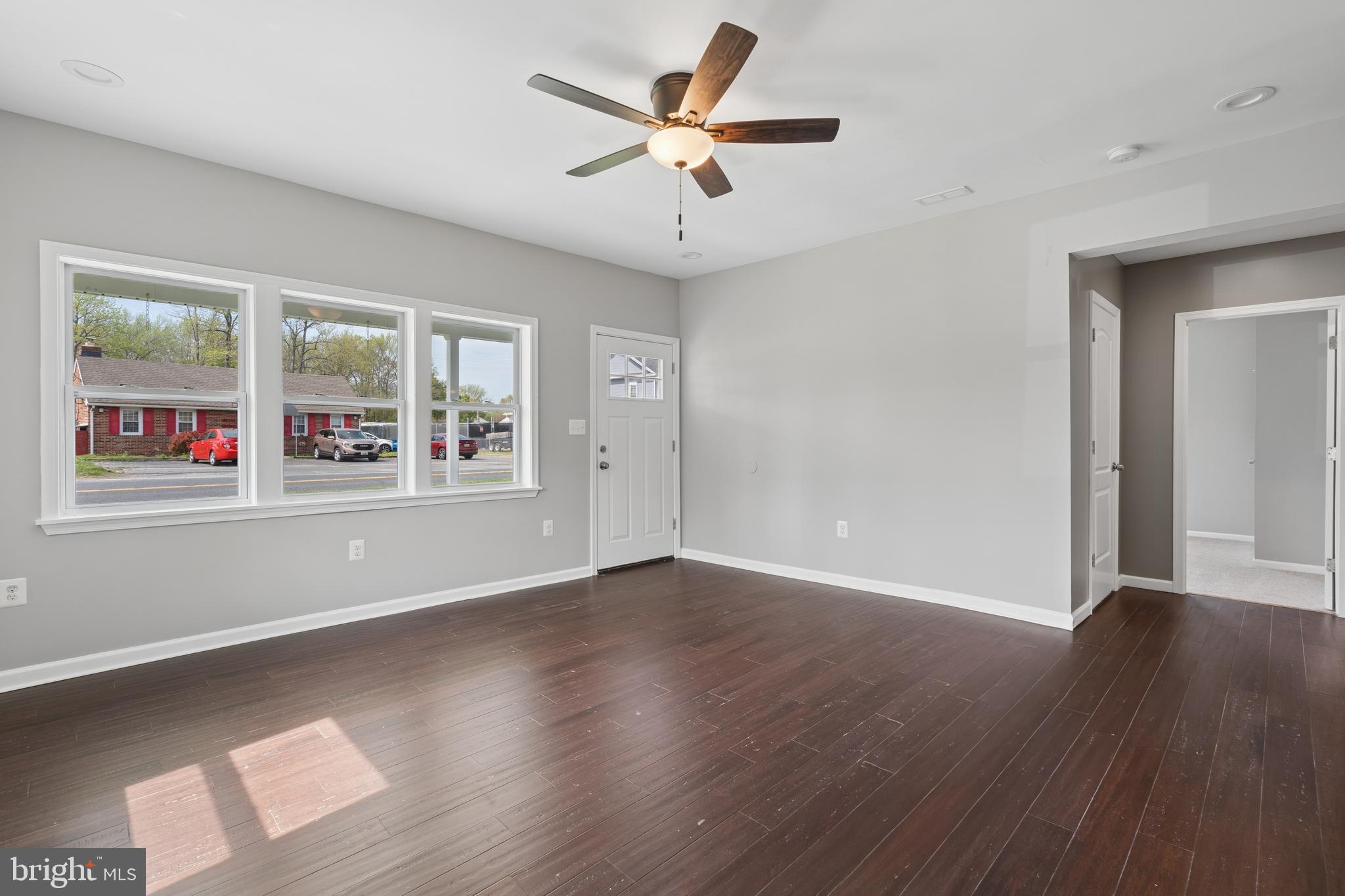 ESSEX/MIDDLE RIVER - Residential