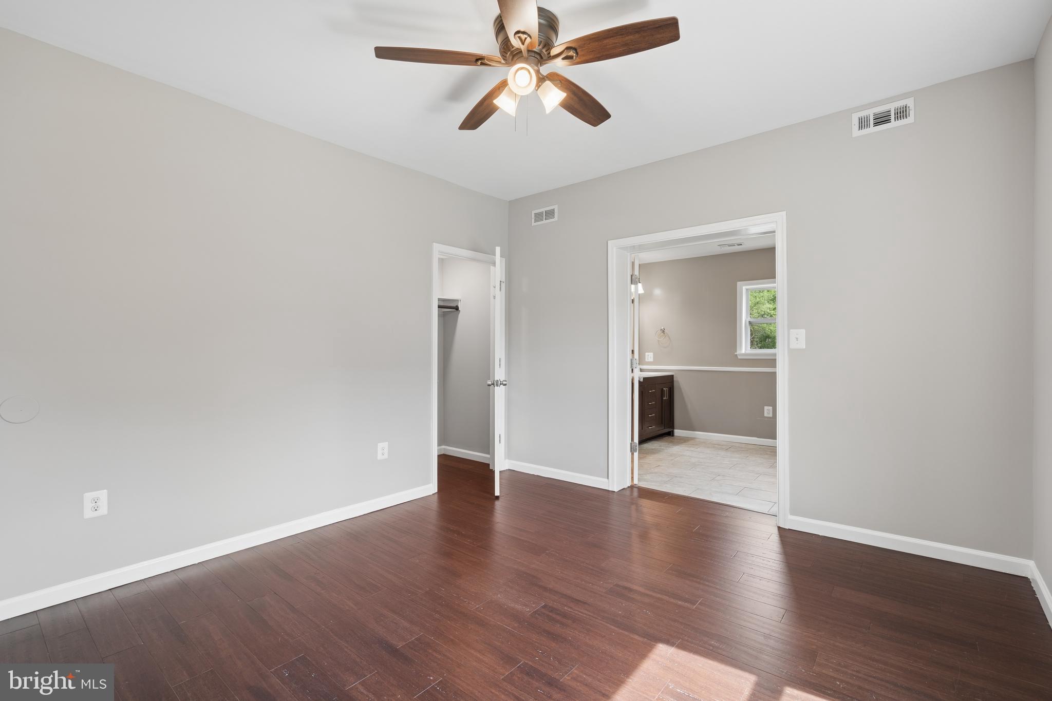 ESSEX/MIDDLE RIVER - Residential