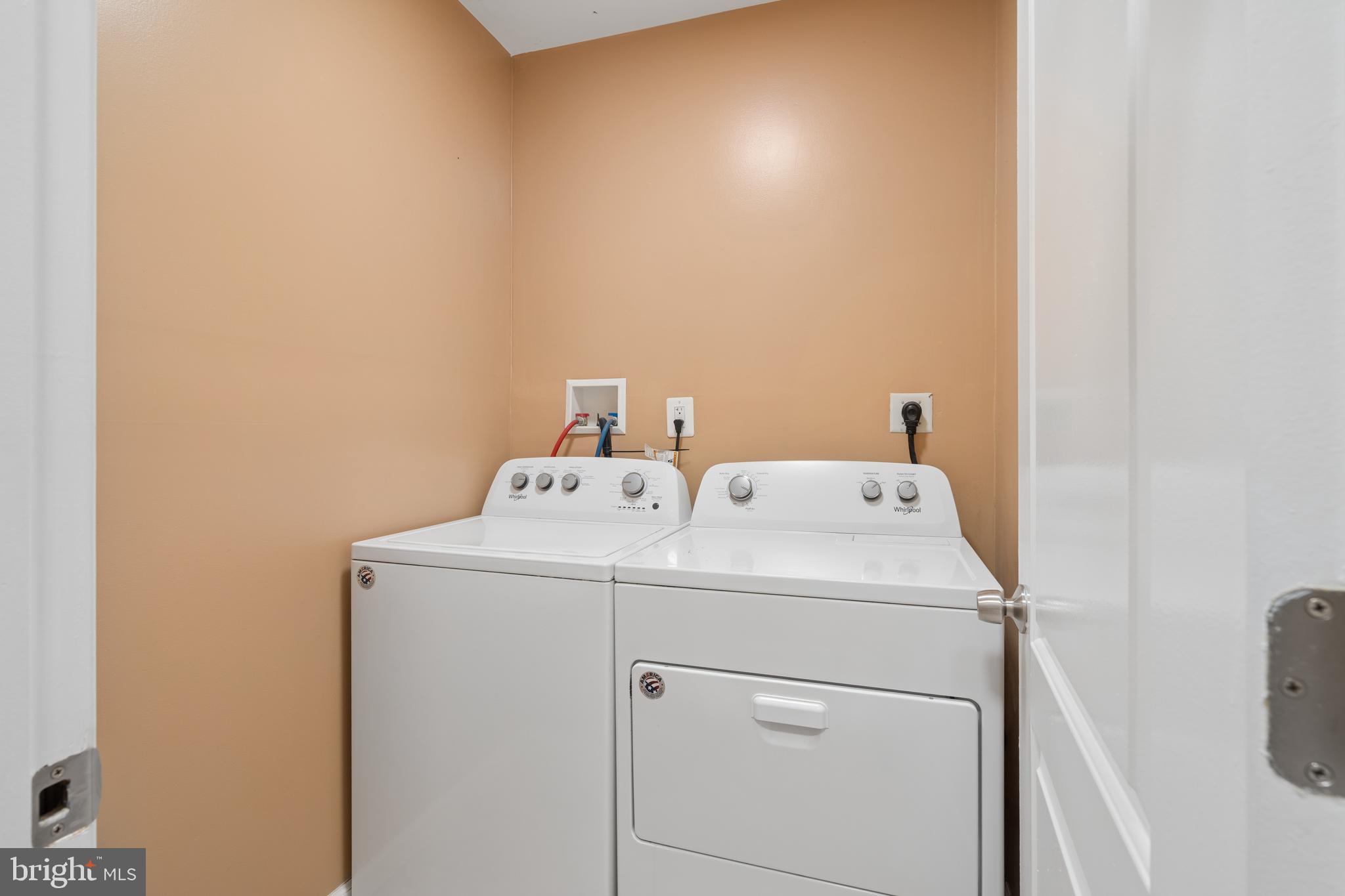 ESSEX/MIDDLE RIVER - Residential