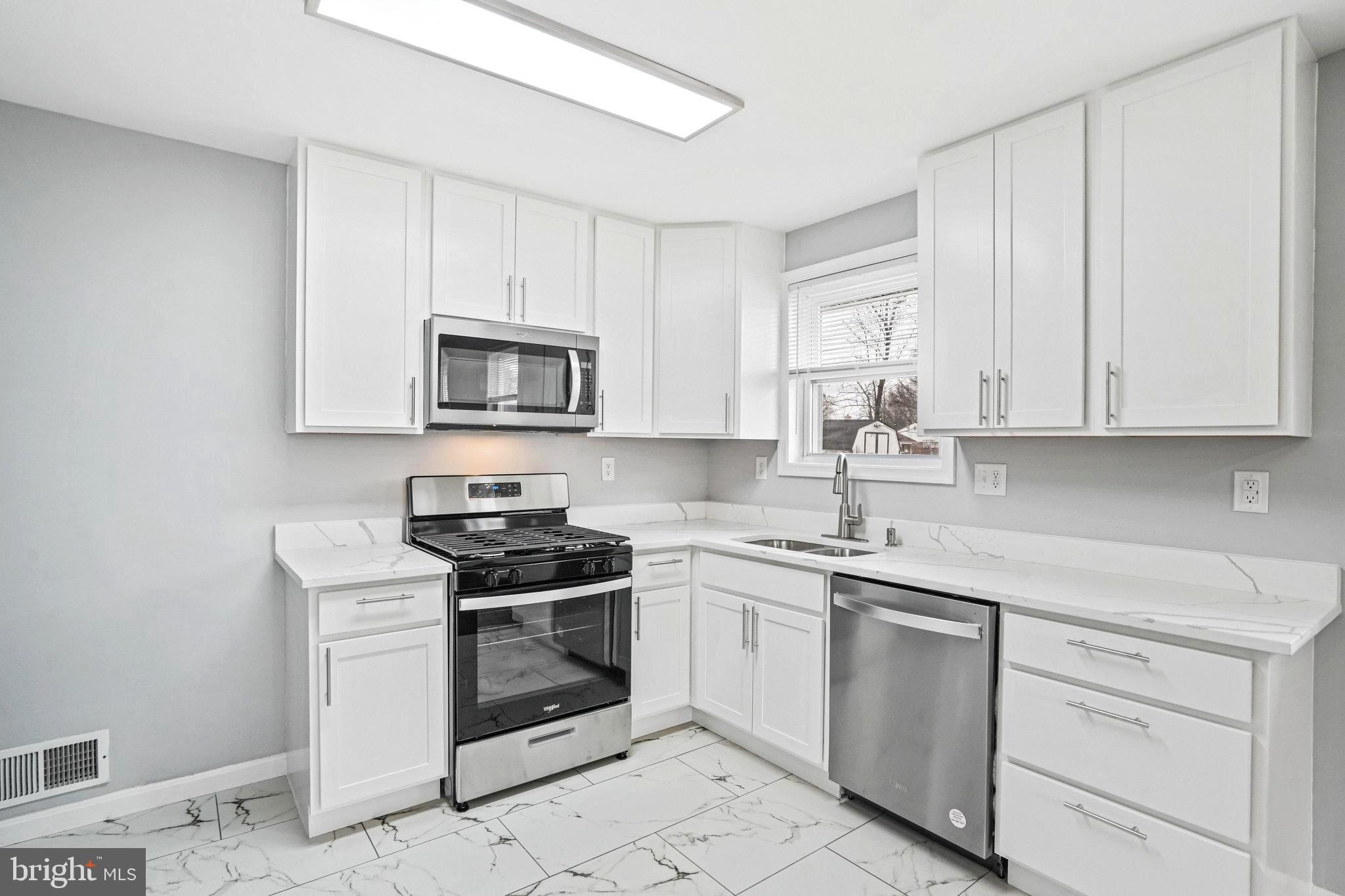 FORESTVILLE - Residential