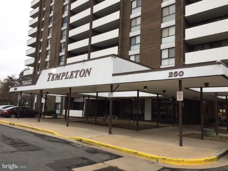 Just reduced!! Gorgeous and spacious 1 bedroom, 1 bath in sought after Templeton of Alexandria has everything you're looking for.  Updated kitchen and baths, granite counters and SS appl, washer and dryer, tons of storage, freshly painted throughout, beautiful brand  new carpet.The views from the wrap around patio are amazing!  395 around the corner, shopping, restaurants and schools minutes away.