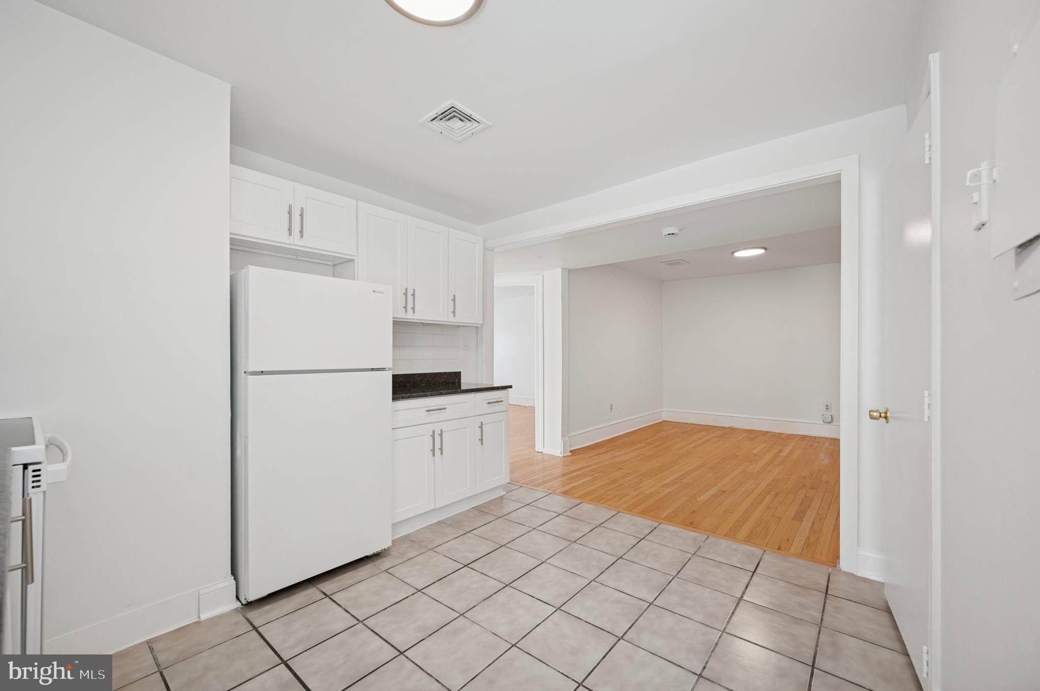 EAST FALLS - Residential Lease