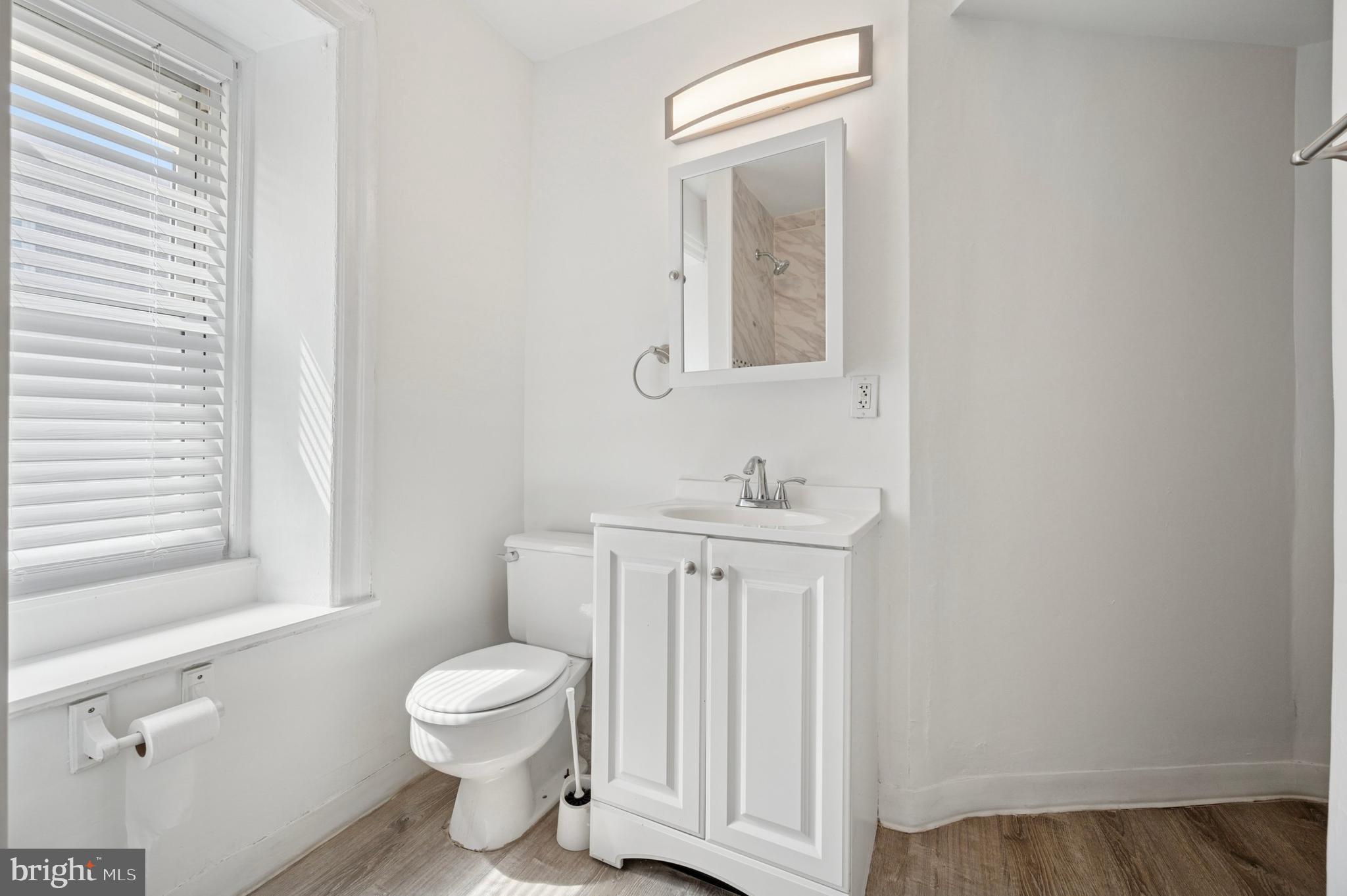 EAST FALLS - Residential Lease