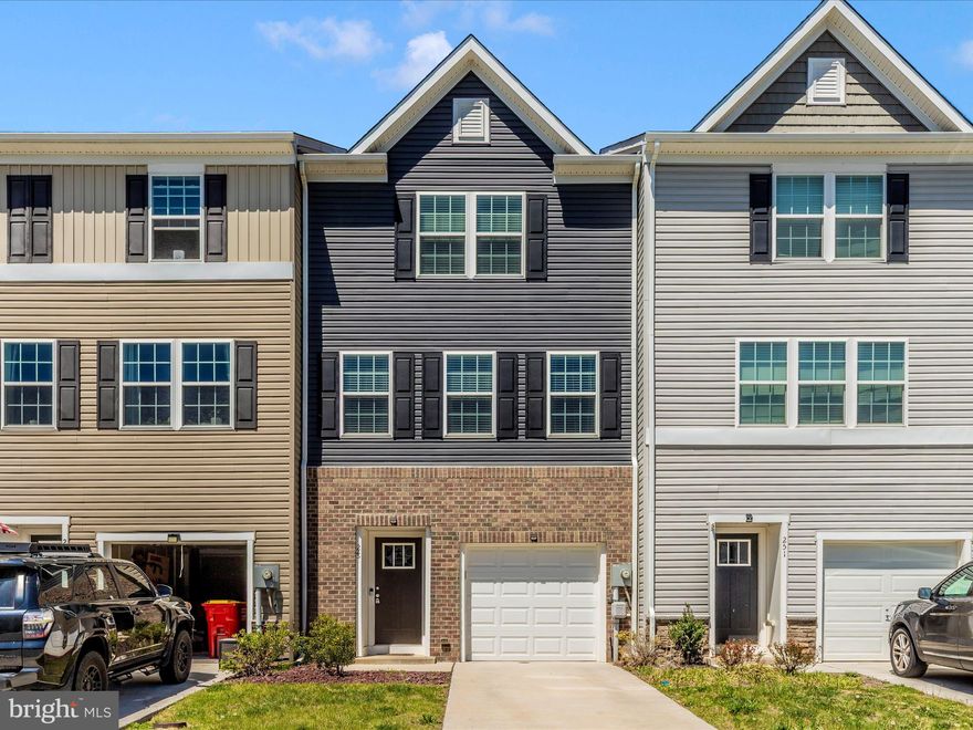 Modern Comfort & Convenience in Spring Mills!
Welcome to this beautifully maintained 3-bedroom, 2.5-bathroom, 3-story townhouse . With fresh paint, brand-new carpet, and luxury vinyl plank flooring , this move-in ready home offers style, space, and comfort across every level.
Enjoy a bright, open-concept main floor that leads to a private balcony—perfect for morning coffee or evening relaxation and sunsets. The lower level offers a versatile bonus space and walk-out access to a cozy patio, ideal for entertaining or unwinding. A one-car garage adds convenience, and extra storage is a plus.
Located just steps from shopping, dining, schools, and commuter routes, this home truly has it all—low-maintenance living with every amenity at your doorstep.
Don’t miss your chance to make this one yours!