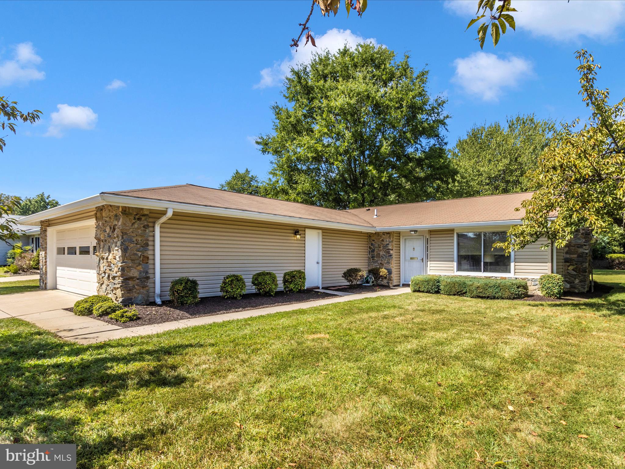 ROSSMOOR MUTUAL #18 - Residential