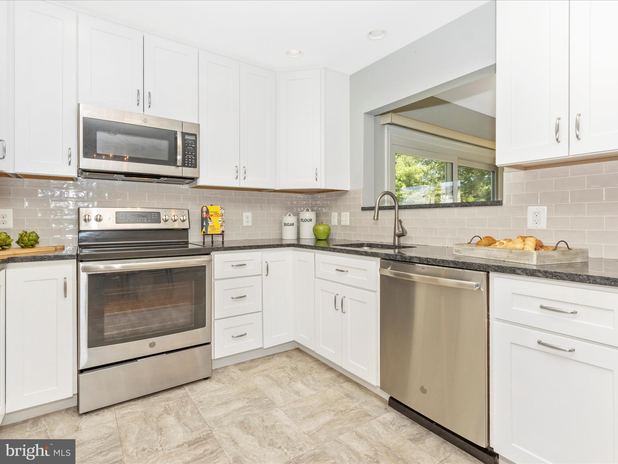 ROSSMOOR MUTUAL #18 - Residential