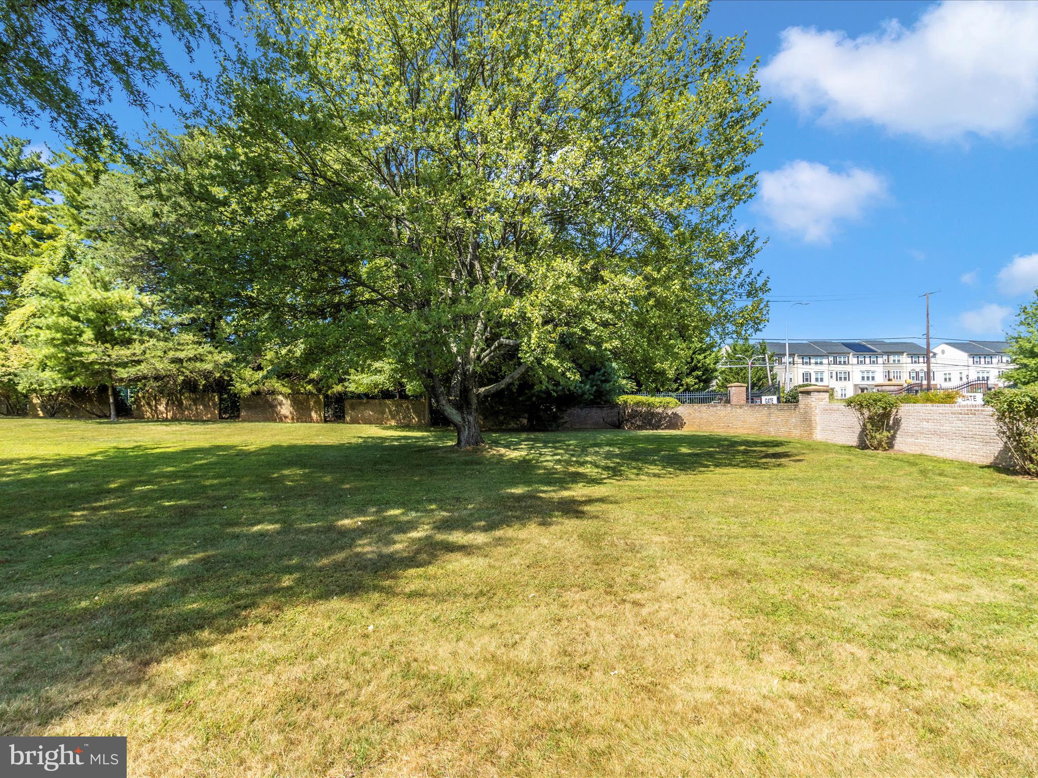 ROSSMOOR MUTUAL #18 - Residential