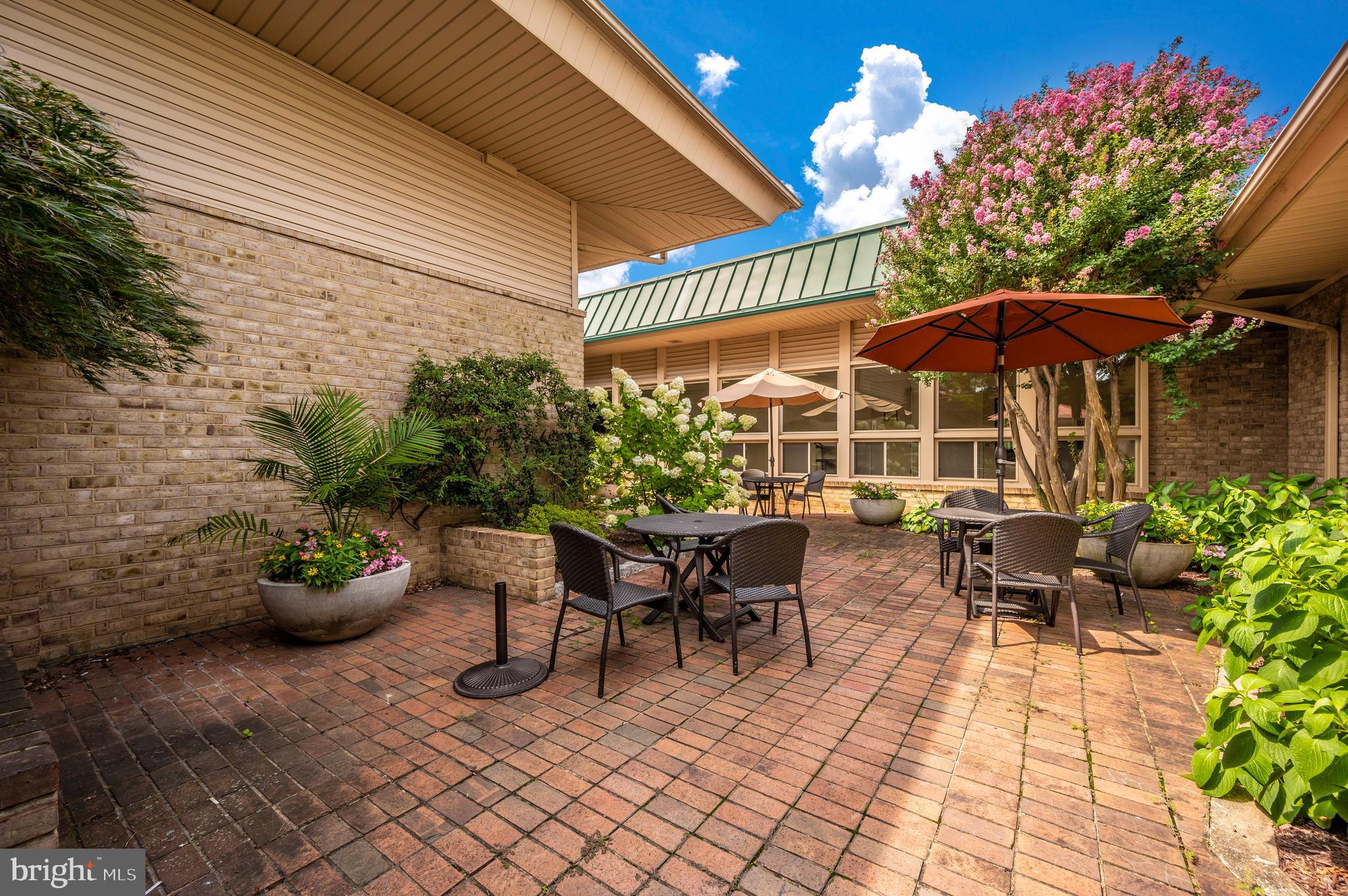 ROSSMOOR MUTUAL #18 - Residential